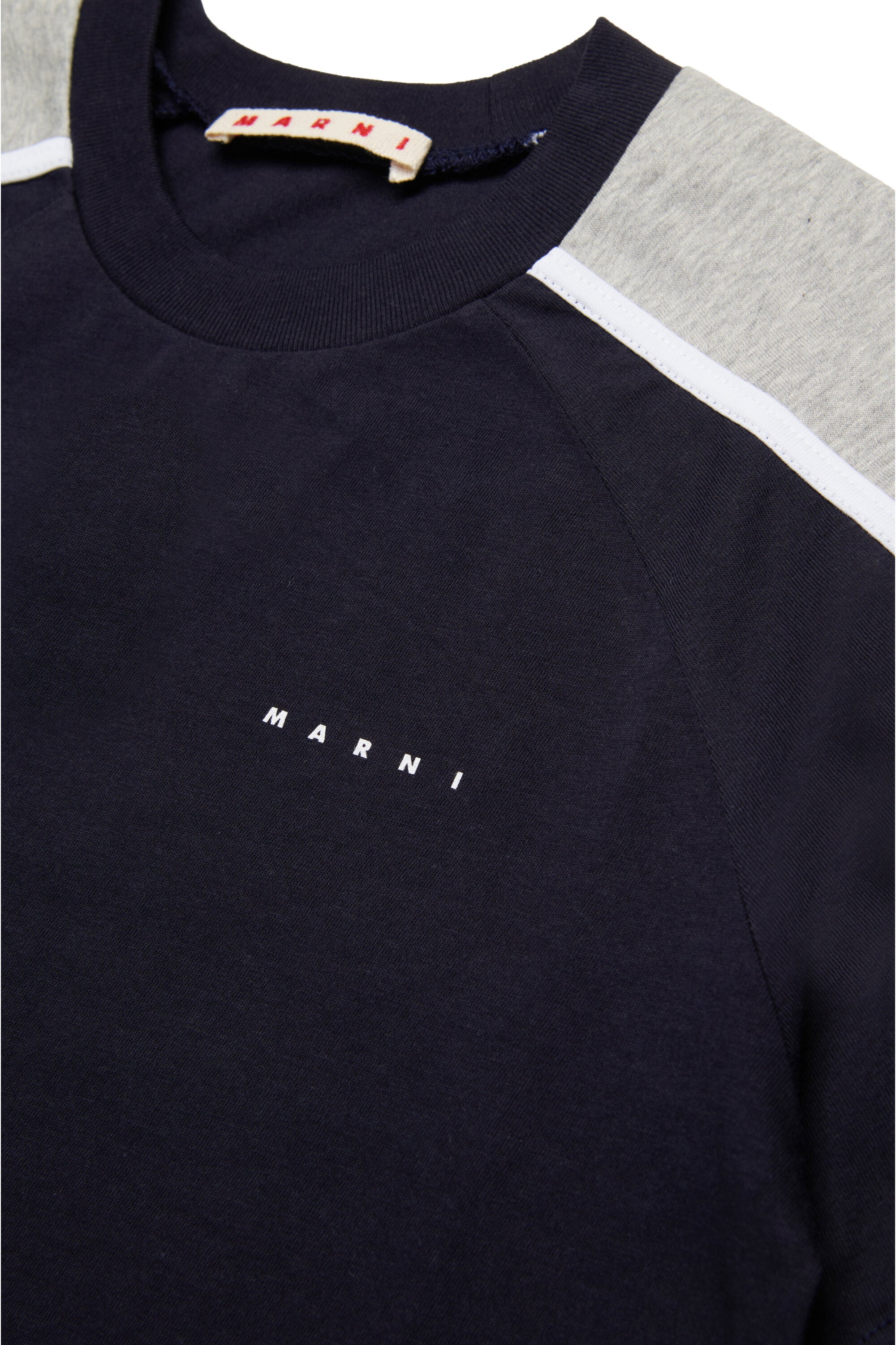 T-shirt with colorblock details