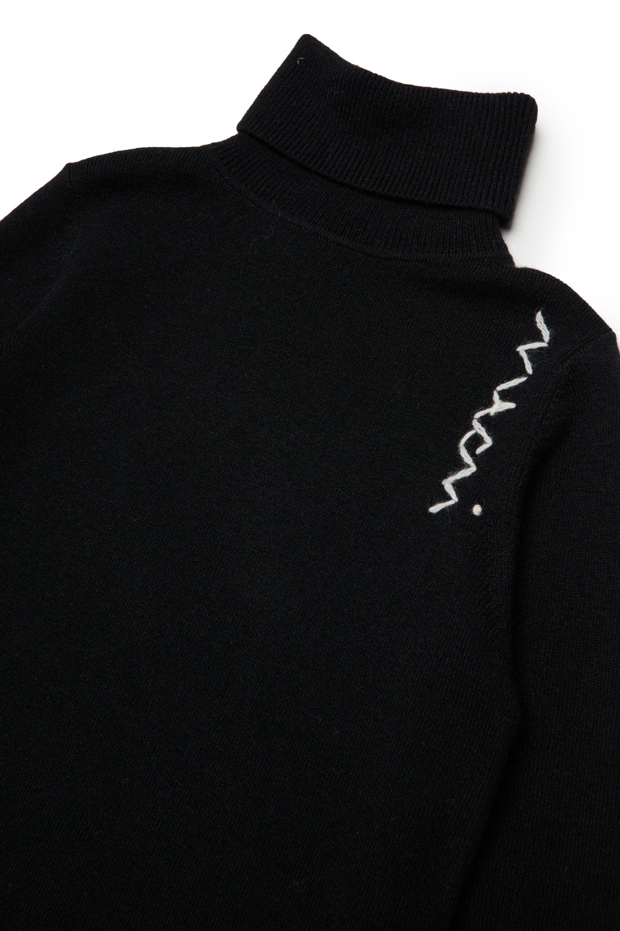 Maglione dolcevita in misto lana a coste