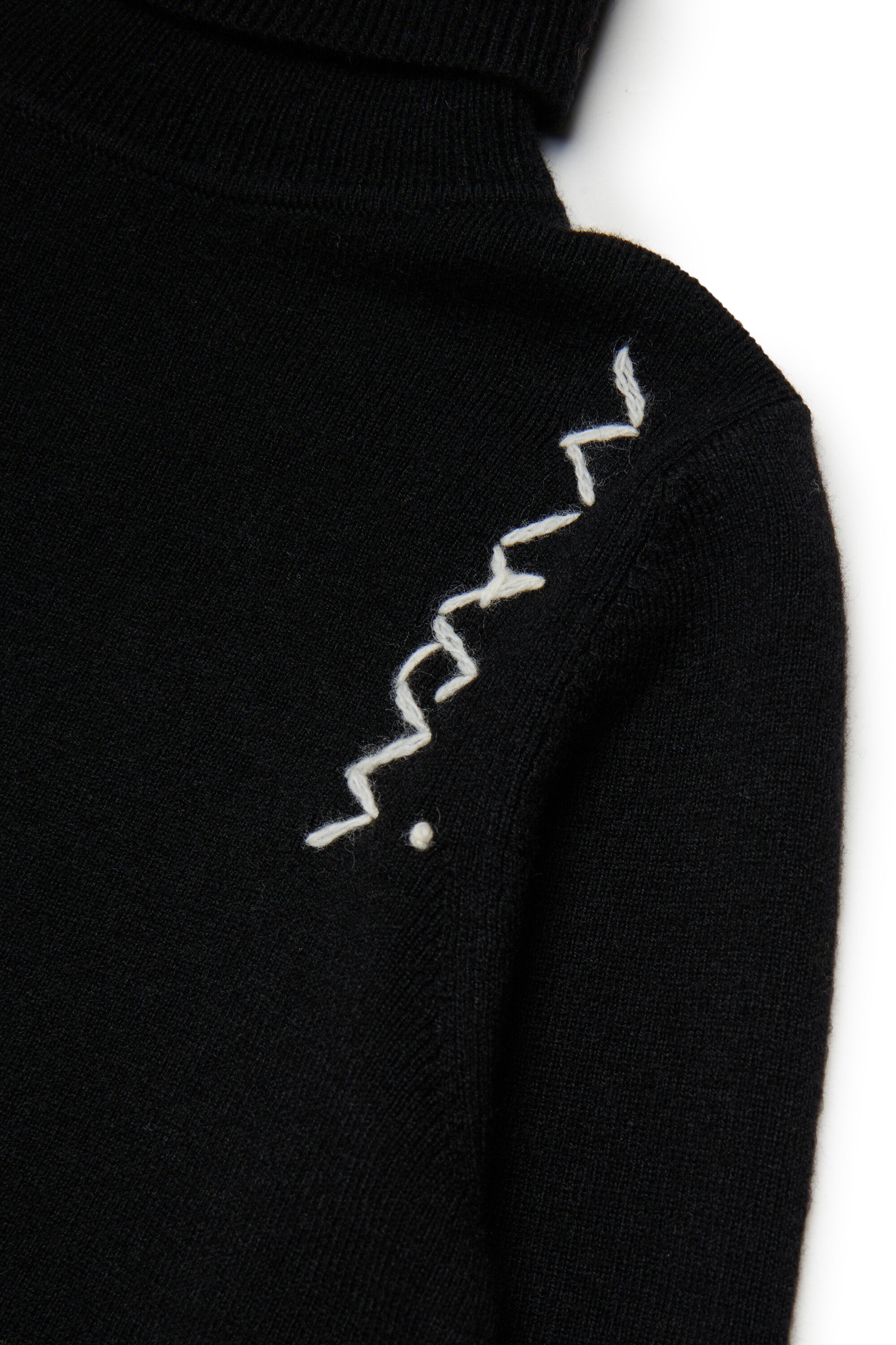 Maglione dolcevita in misto lana a coste