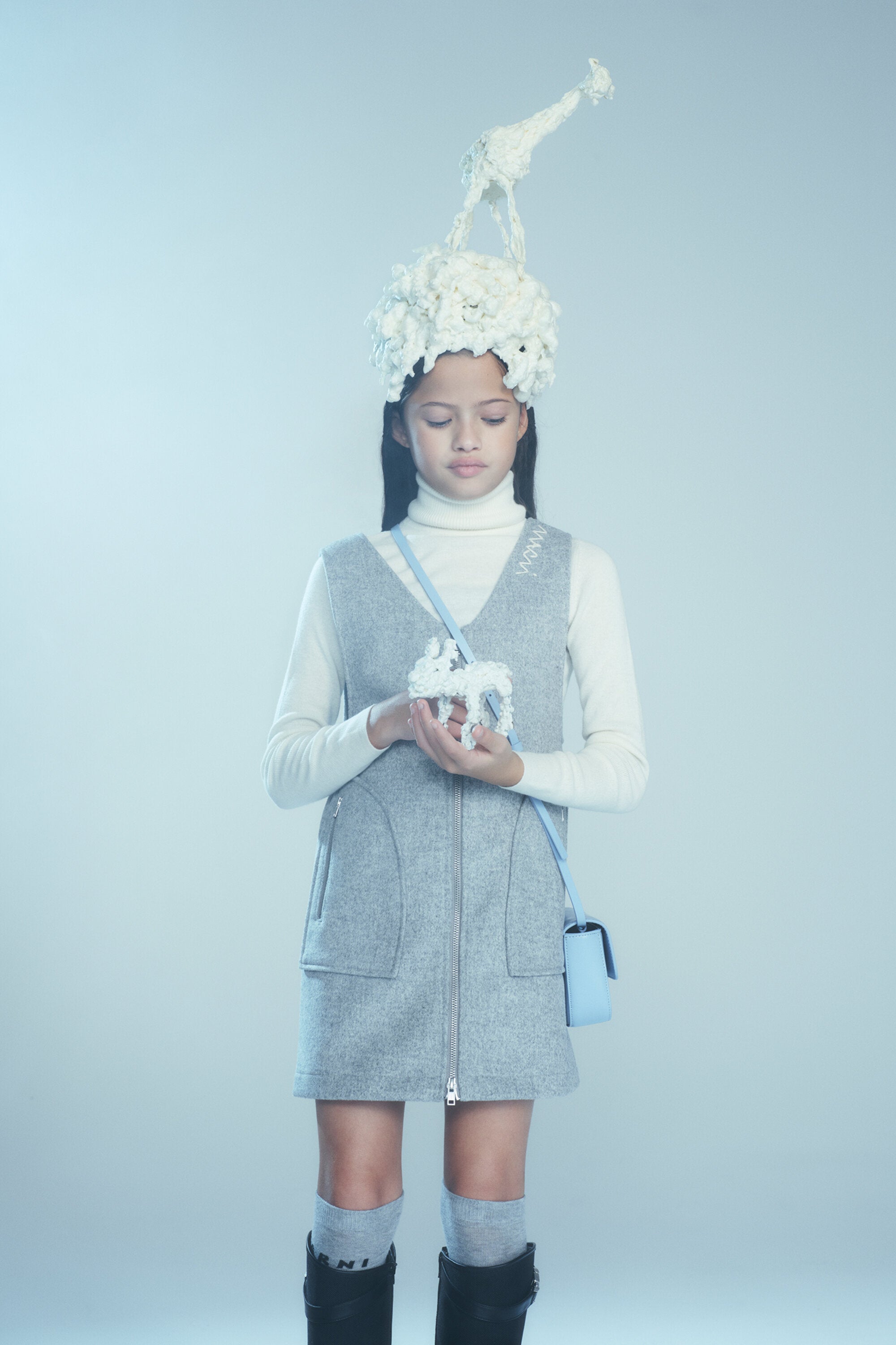 Ärmelloses Minikleid aus einem Wollmischgewebe