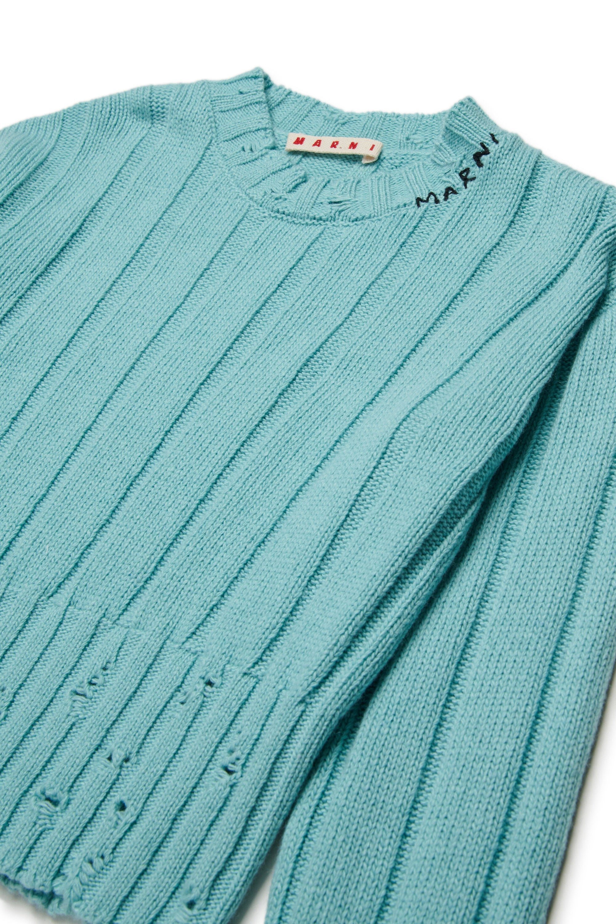 Gekürzter Pullover aus einer Wollmischung mit Unterbrechungen