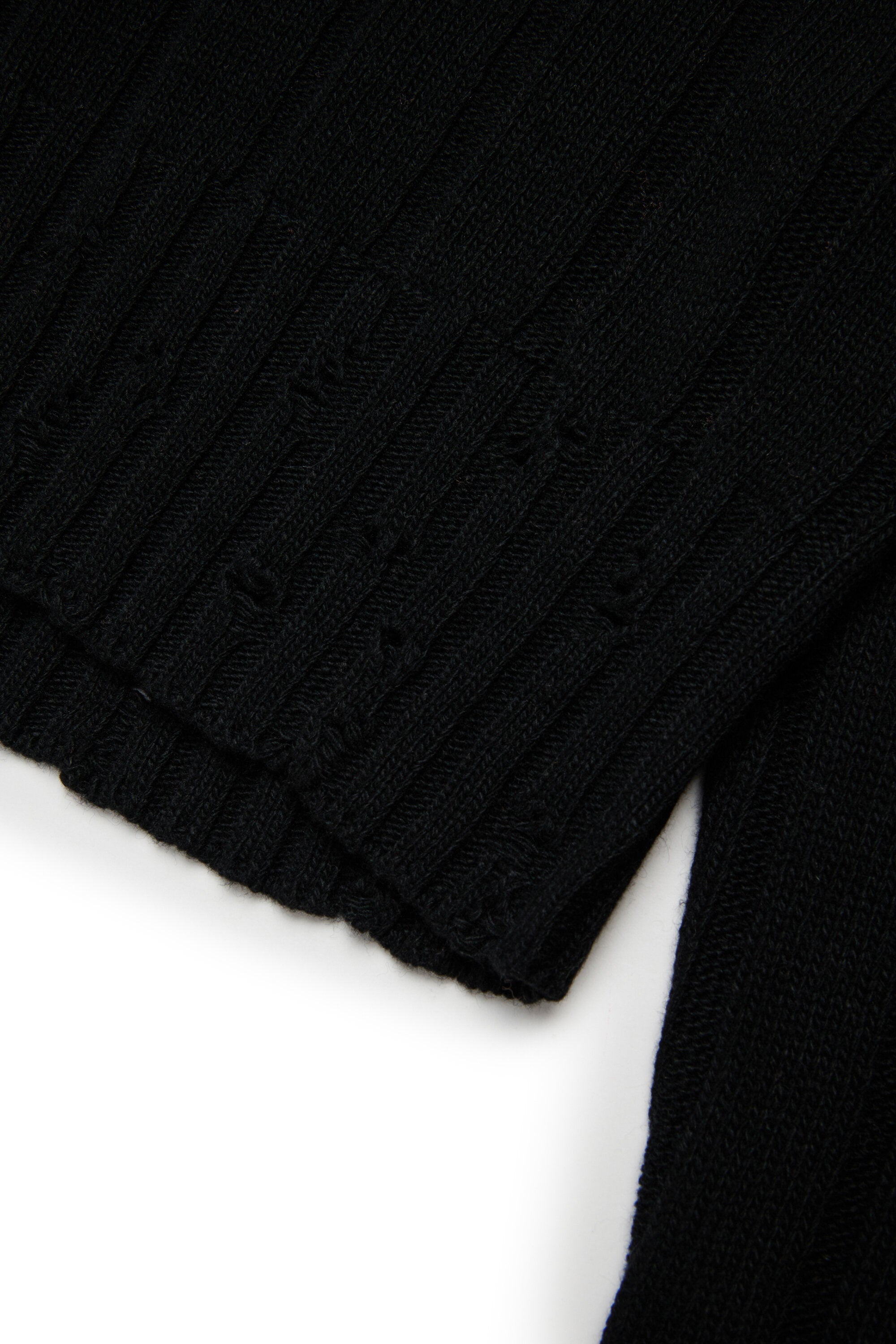 Pullover cropped in misto lana con rotture