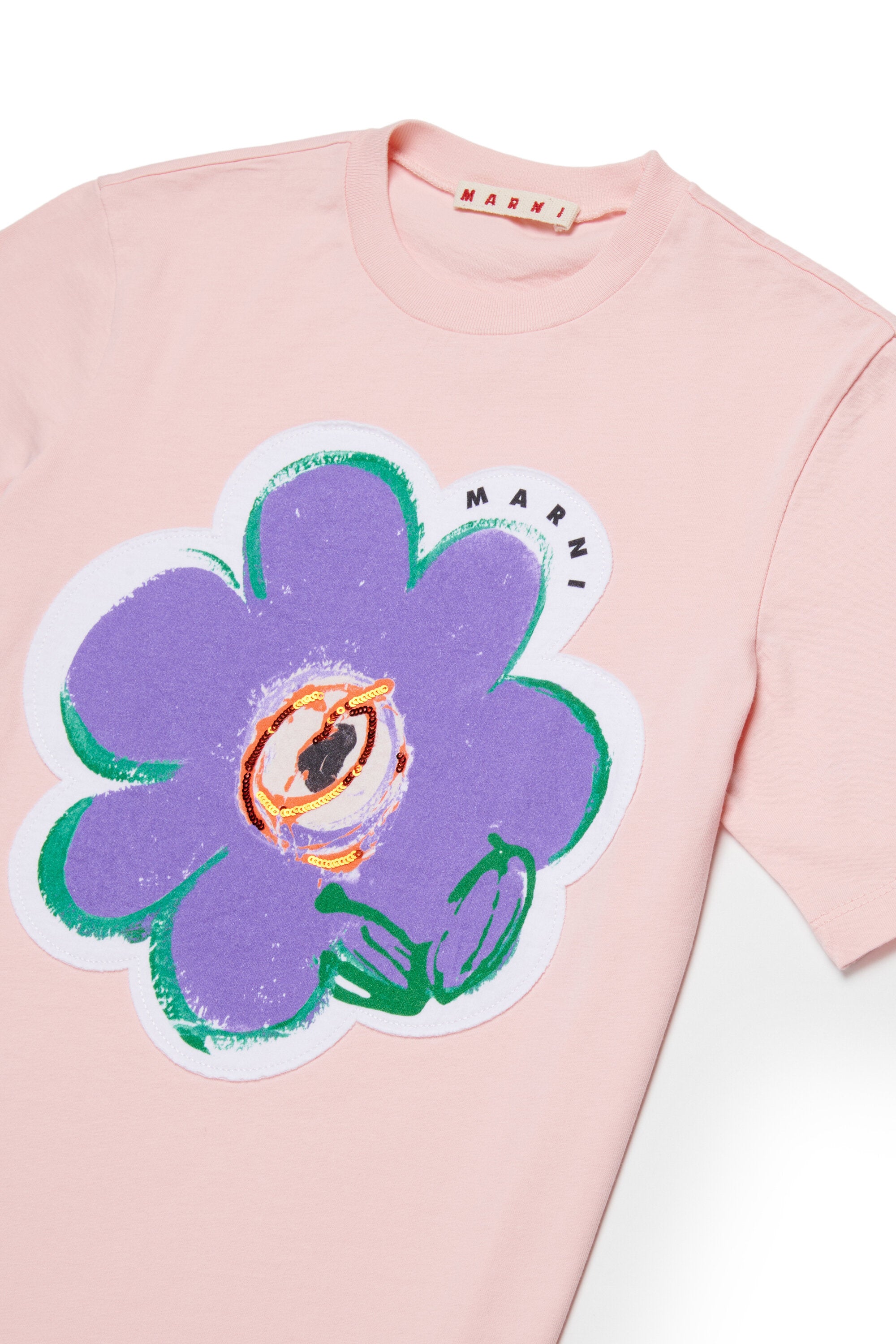 T-Shirt mit aufgesetzter Blume und Logo