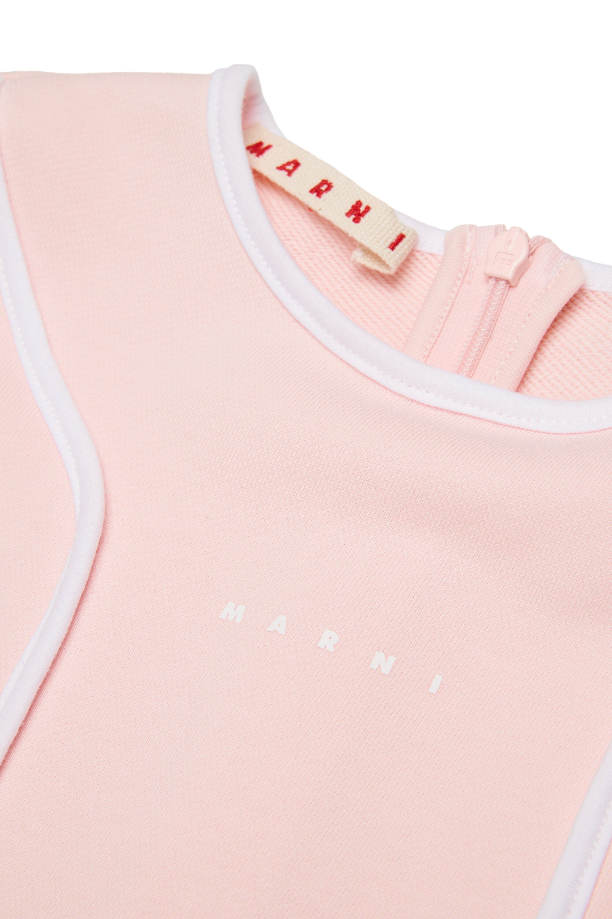 Vestido de manga corta y línea recta