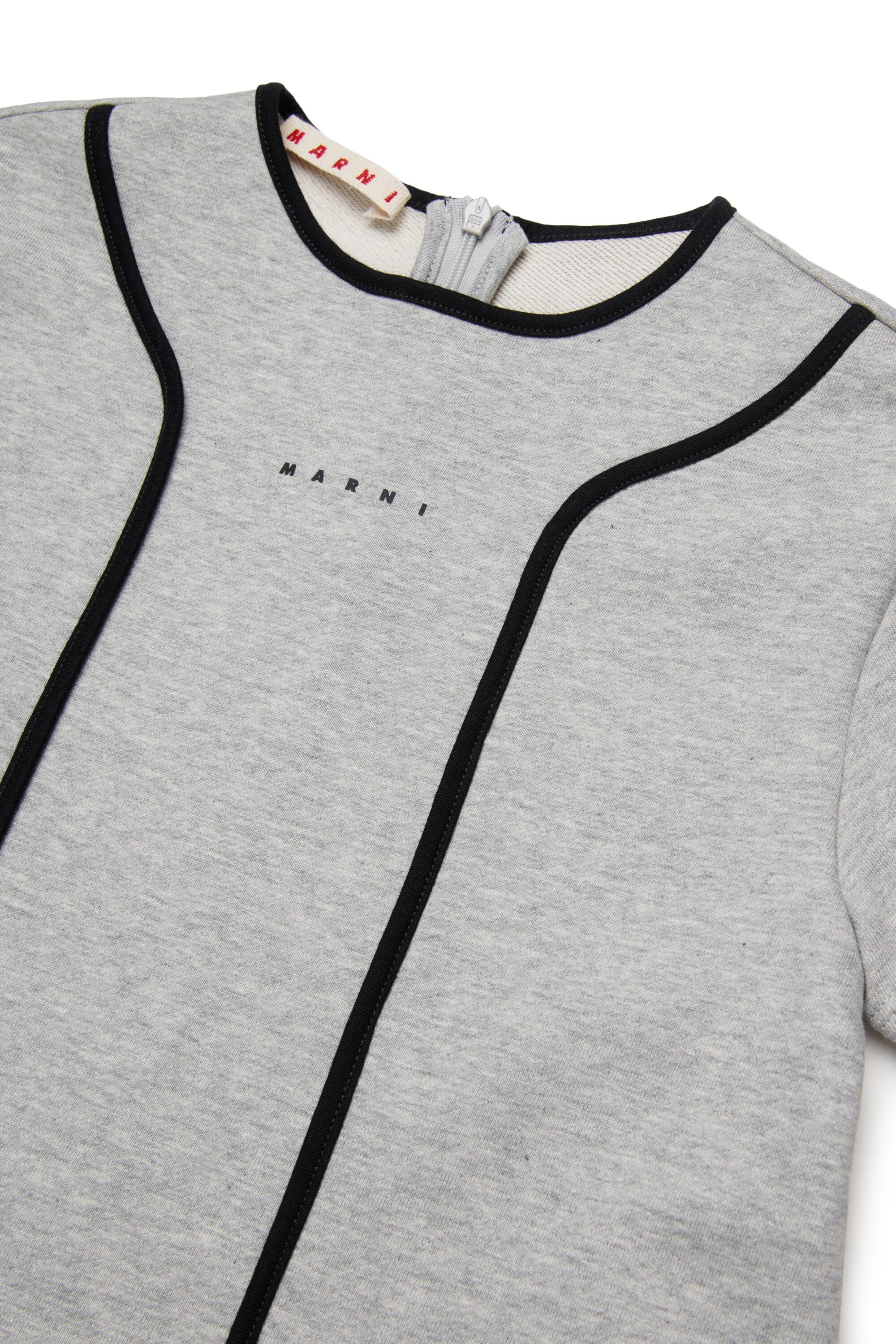 Dress with short sleeves and straight cut