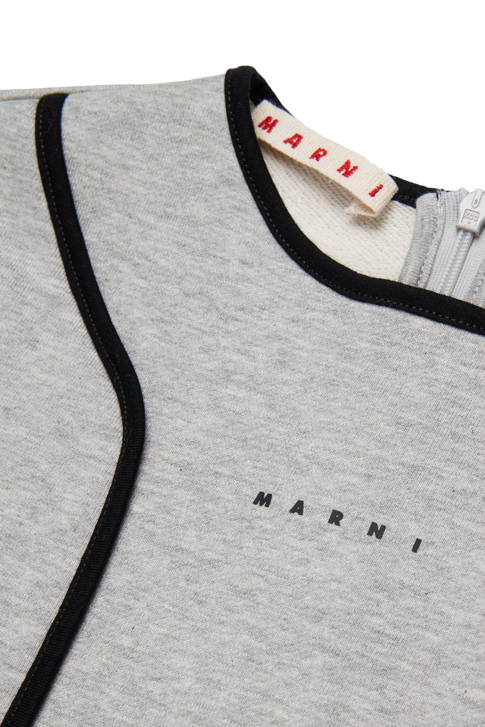 Robe à manches courtes et ligne droite