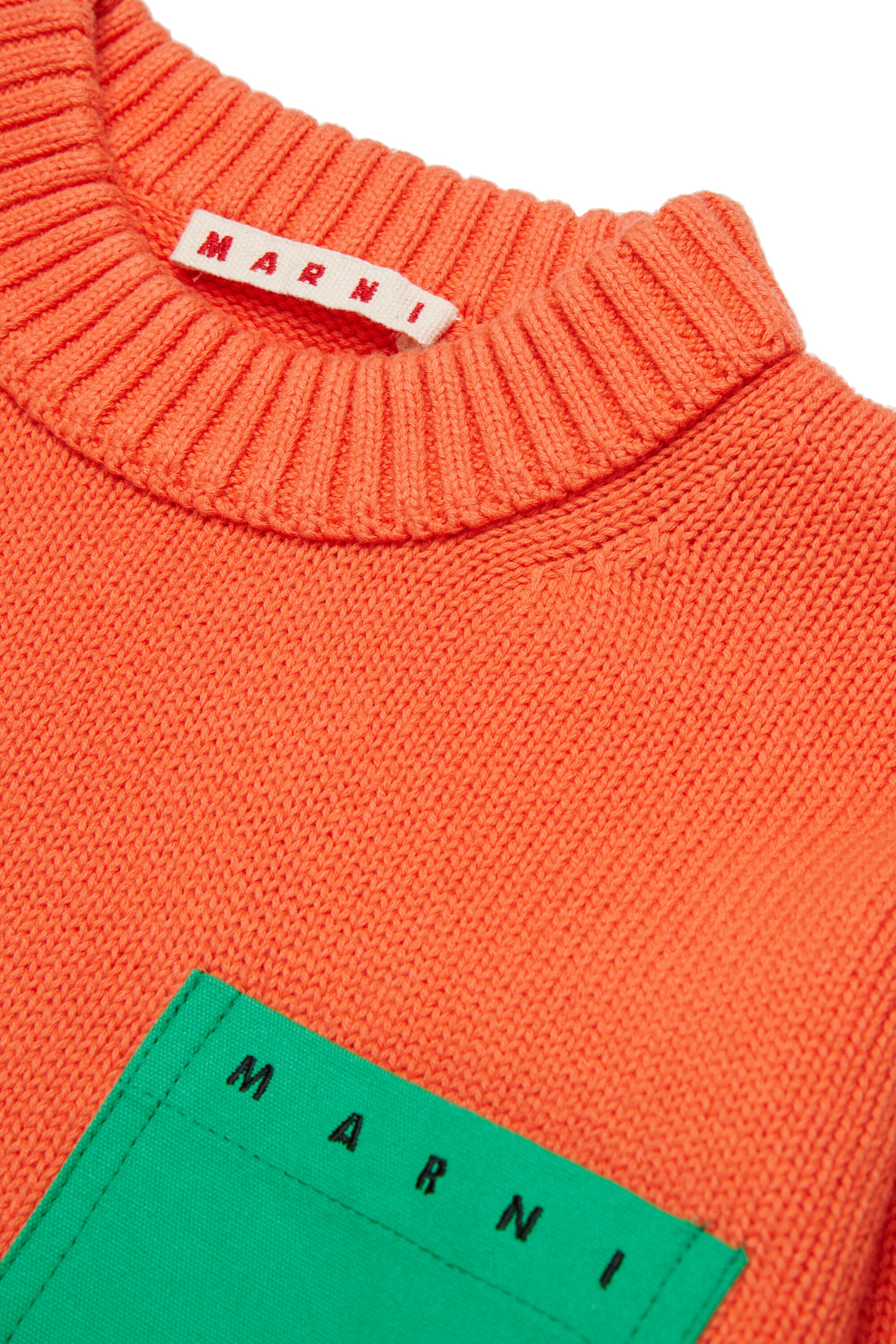 Pullover girocollo con taschino e logo