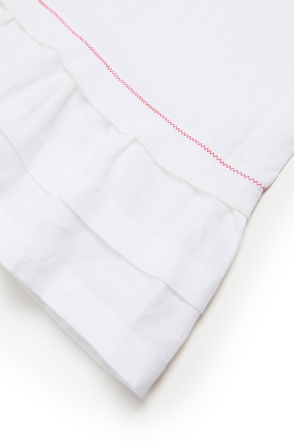 Robe avec broderie cœur et volants