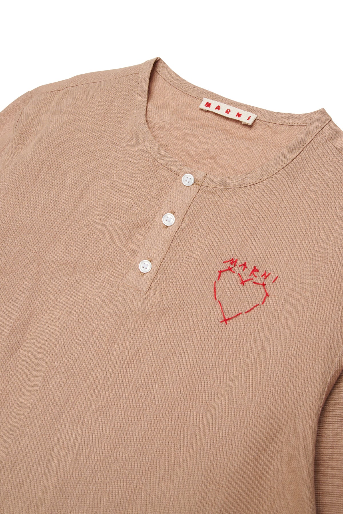 Camisa de manga larga con bordado de corazón