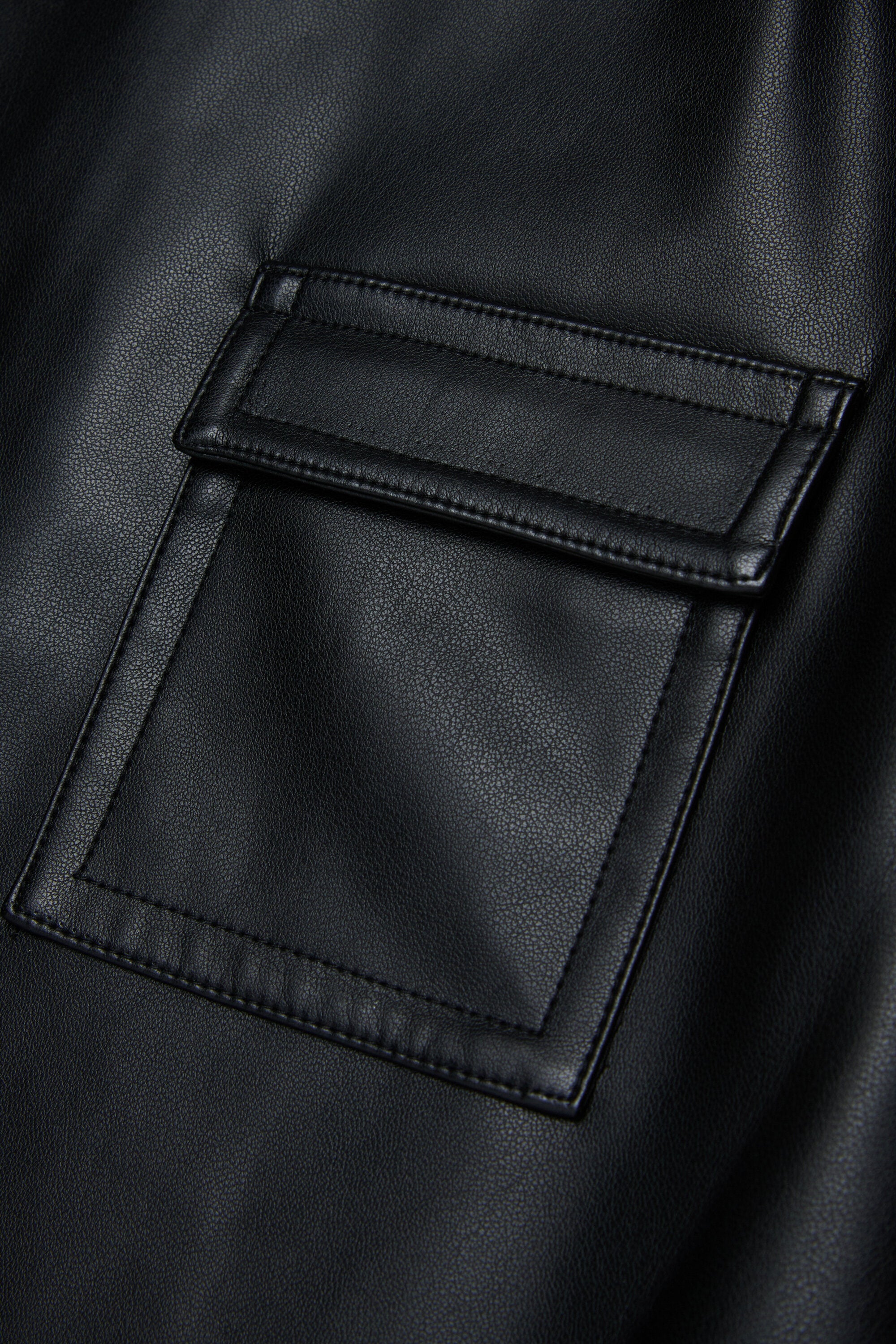 Ärmelloses Kleid mit Tasche