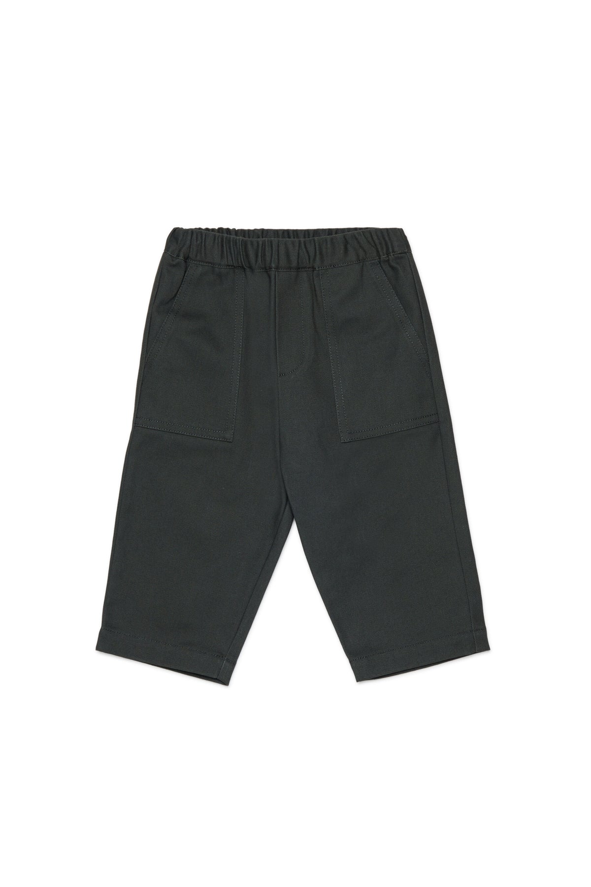 Pantaloni con maxi tasche e logo