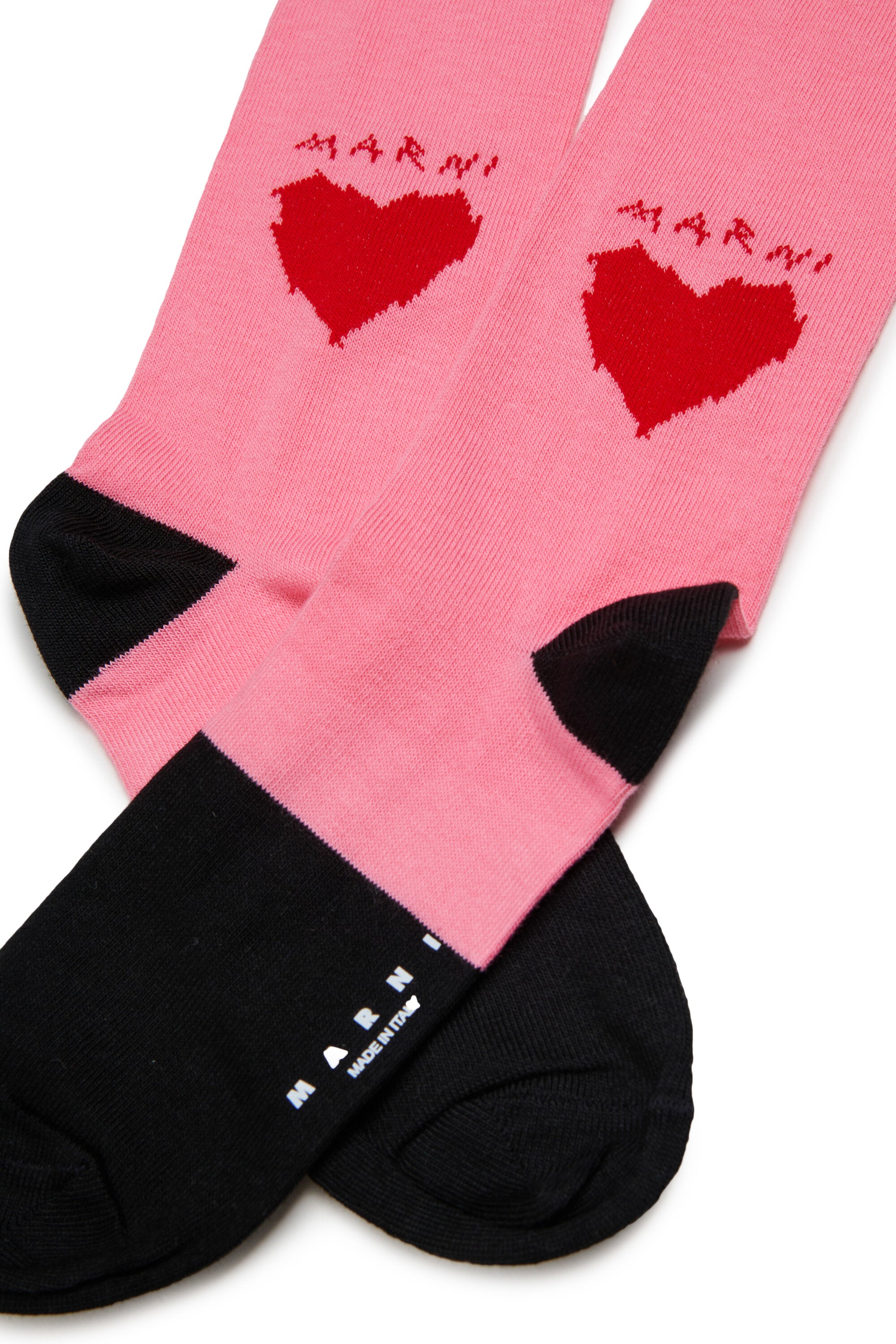 Socken mit Herzstickerei