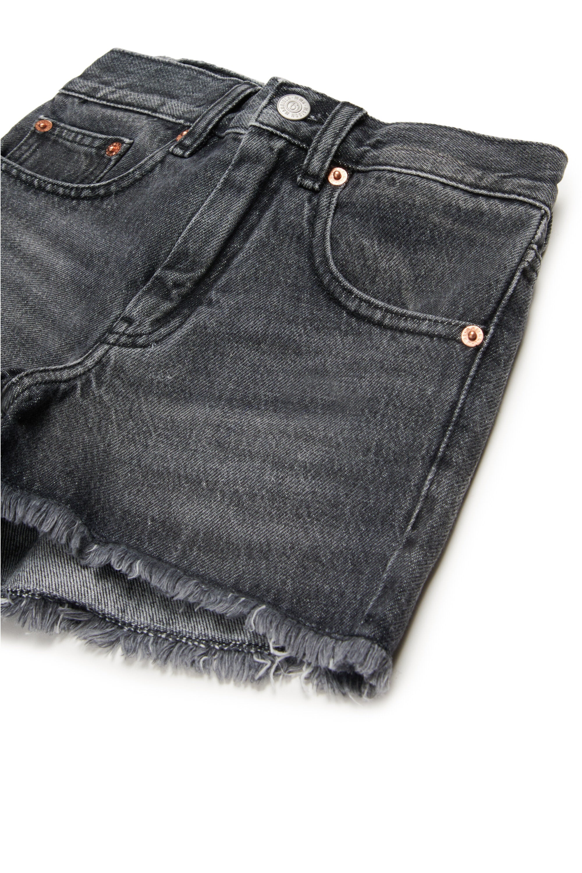 Short en denim noir à ourlets bruts