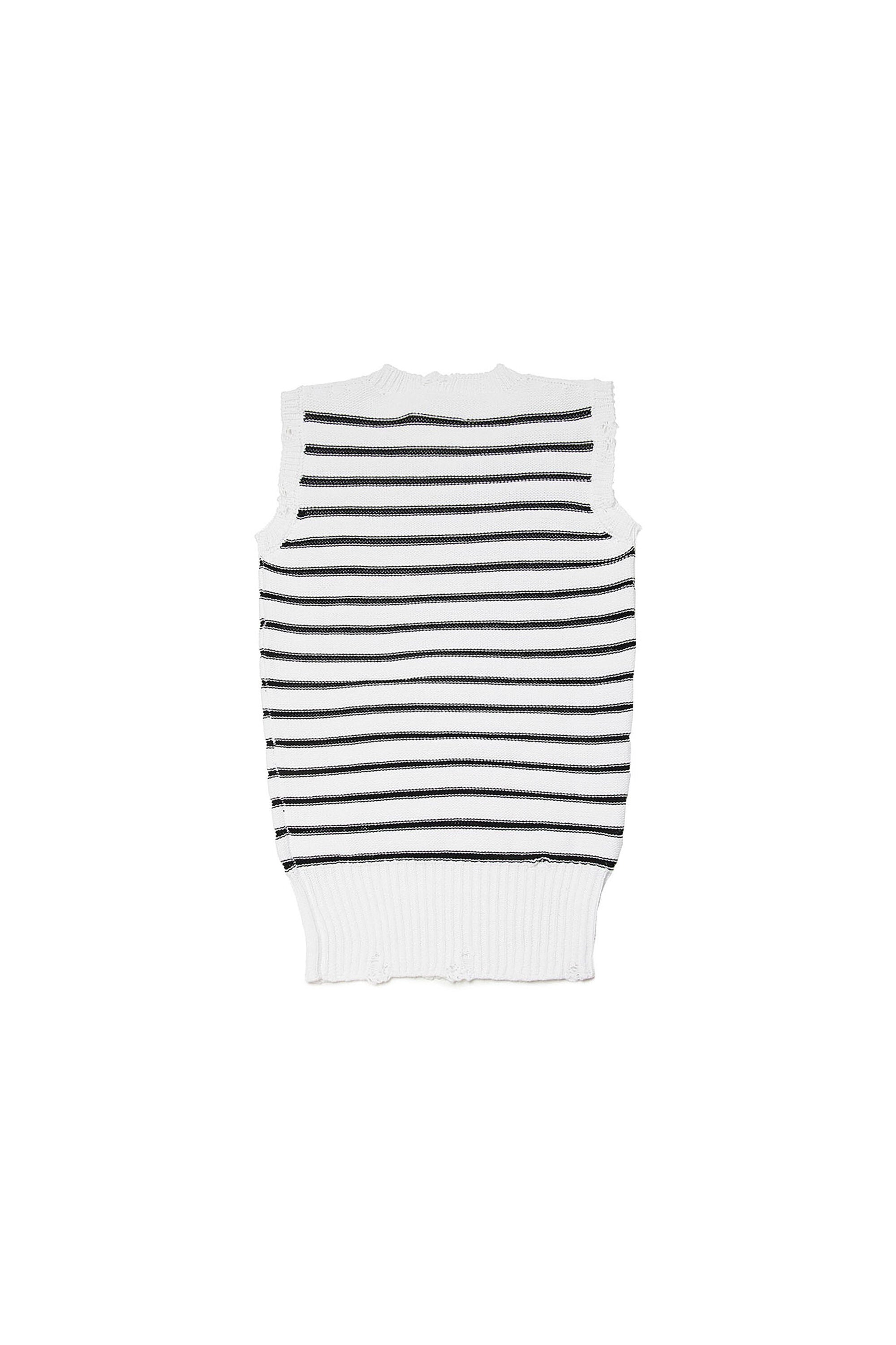 Striped vest with breaks