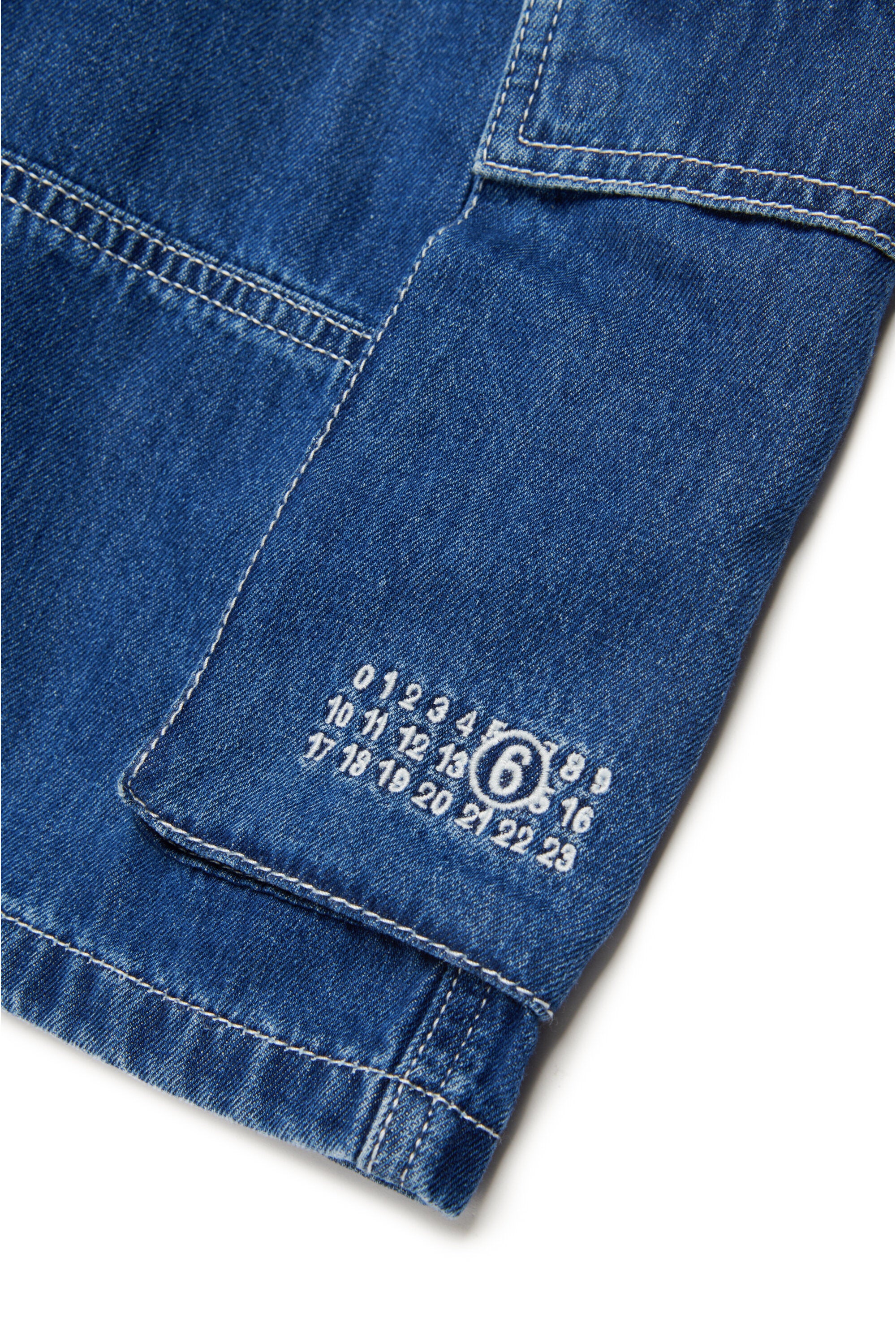 Shorts cargo in denim blu medio