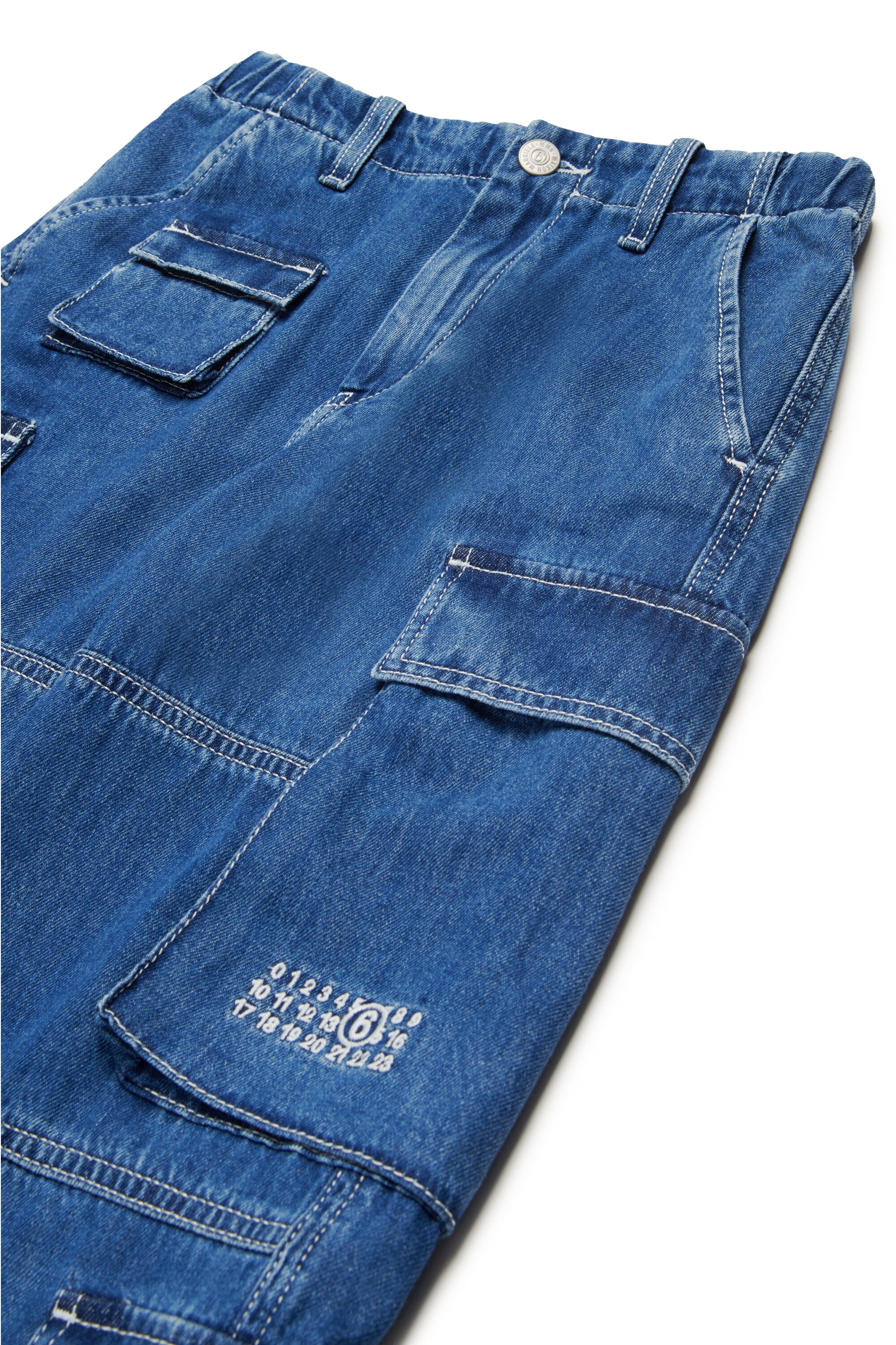 Jeans cargo blu medio con Numeric logo