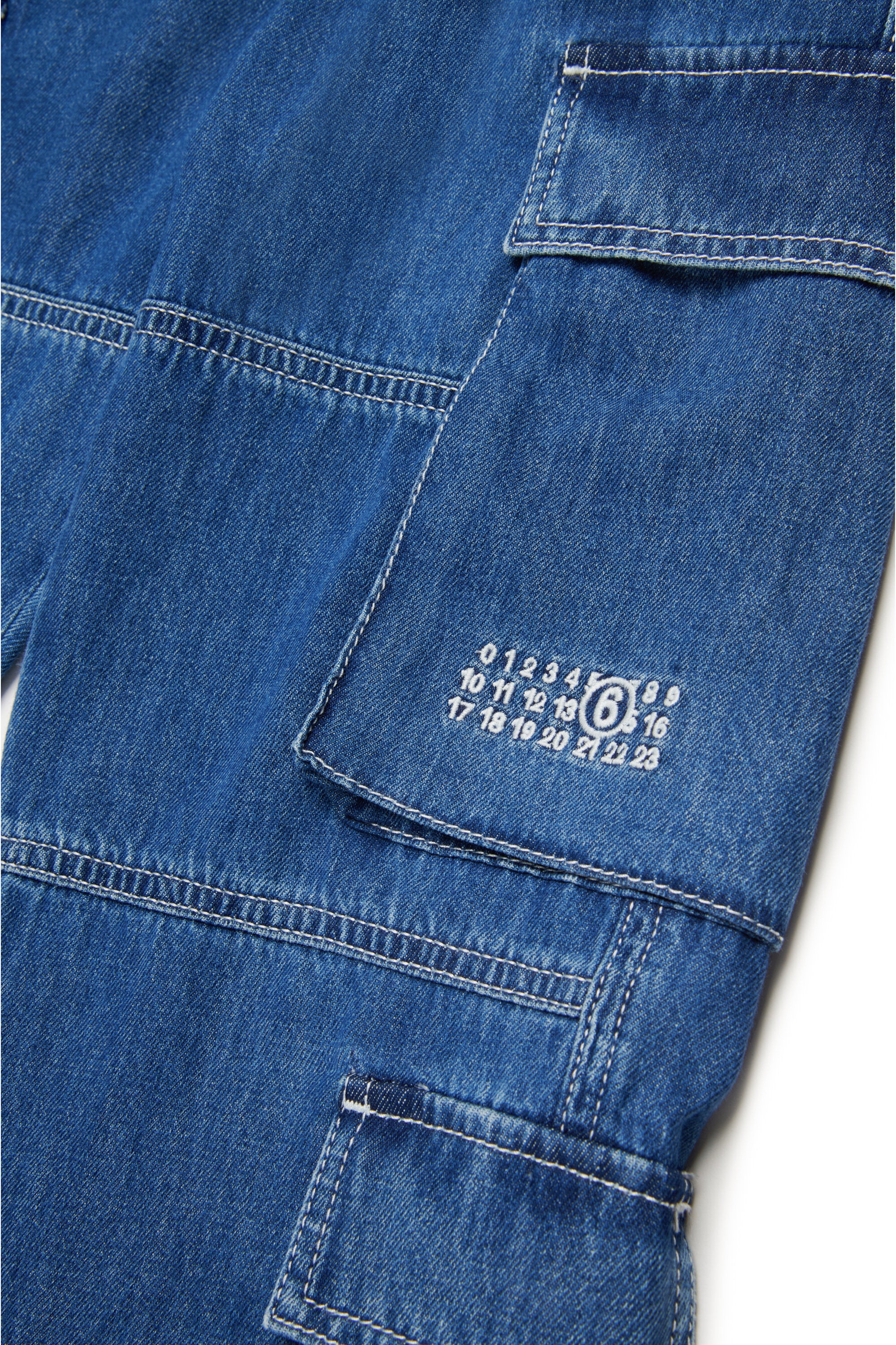 Jeans cargo blu medio con Numeric logo