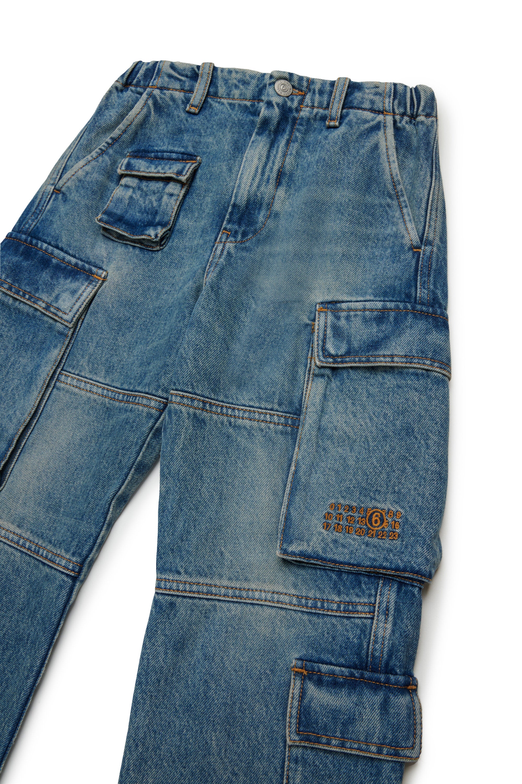 Mittelblau schattierte Cargo-Jeans
