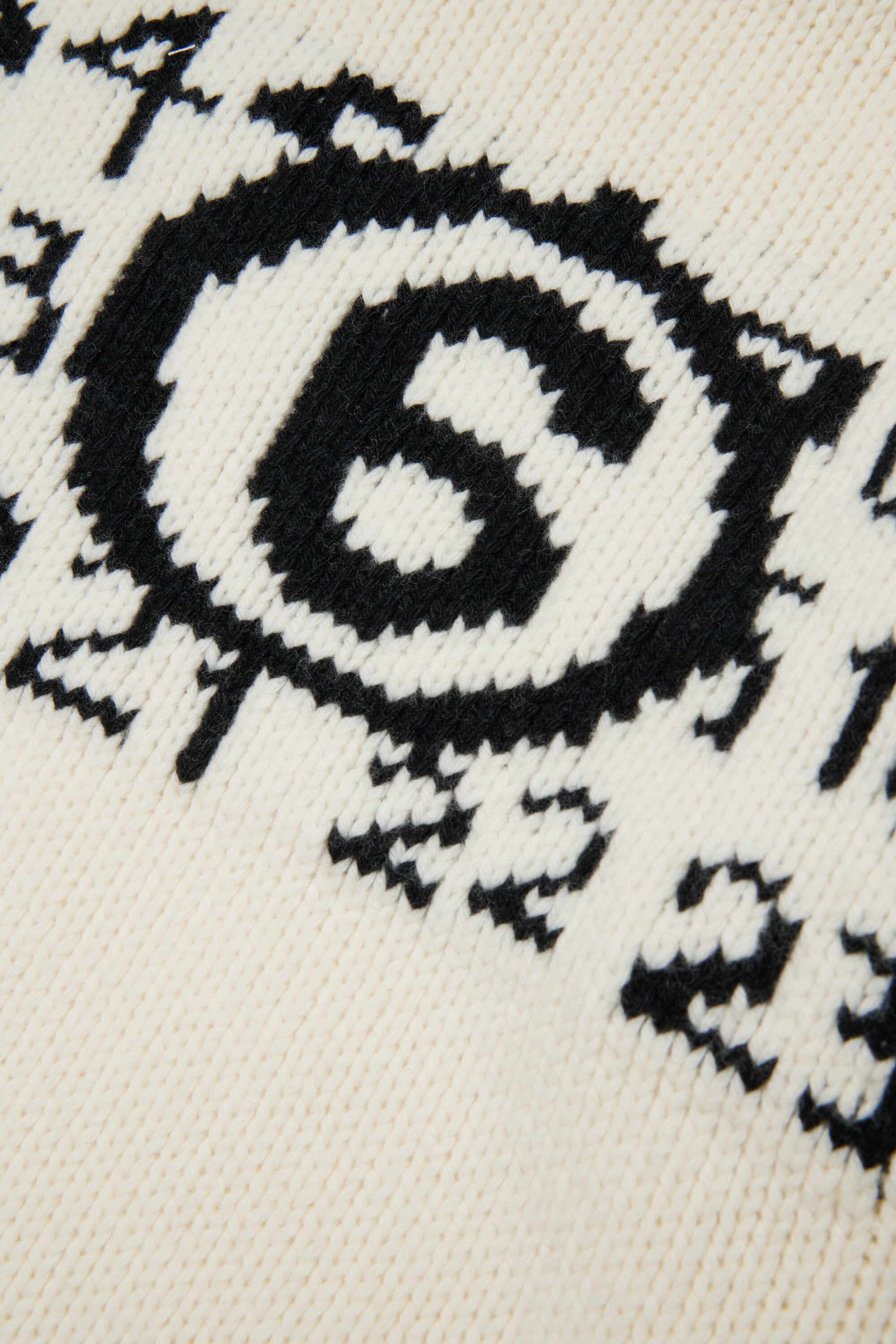 Strickminikleid mit Maxilogo