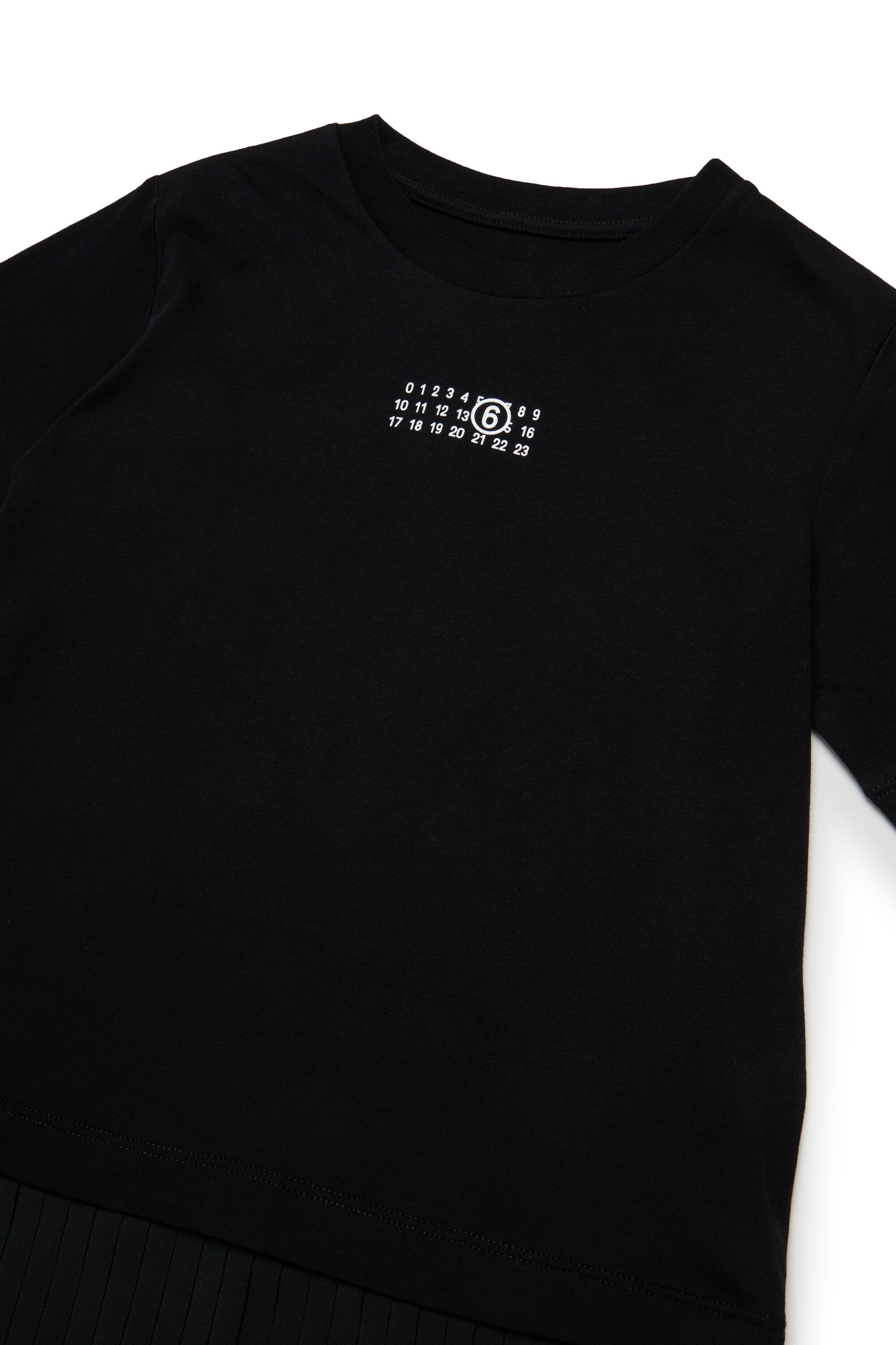 Kurzes Jerseykleid mit Plisseeunterteil