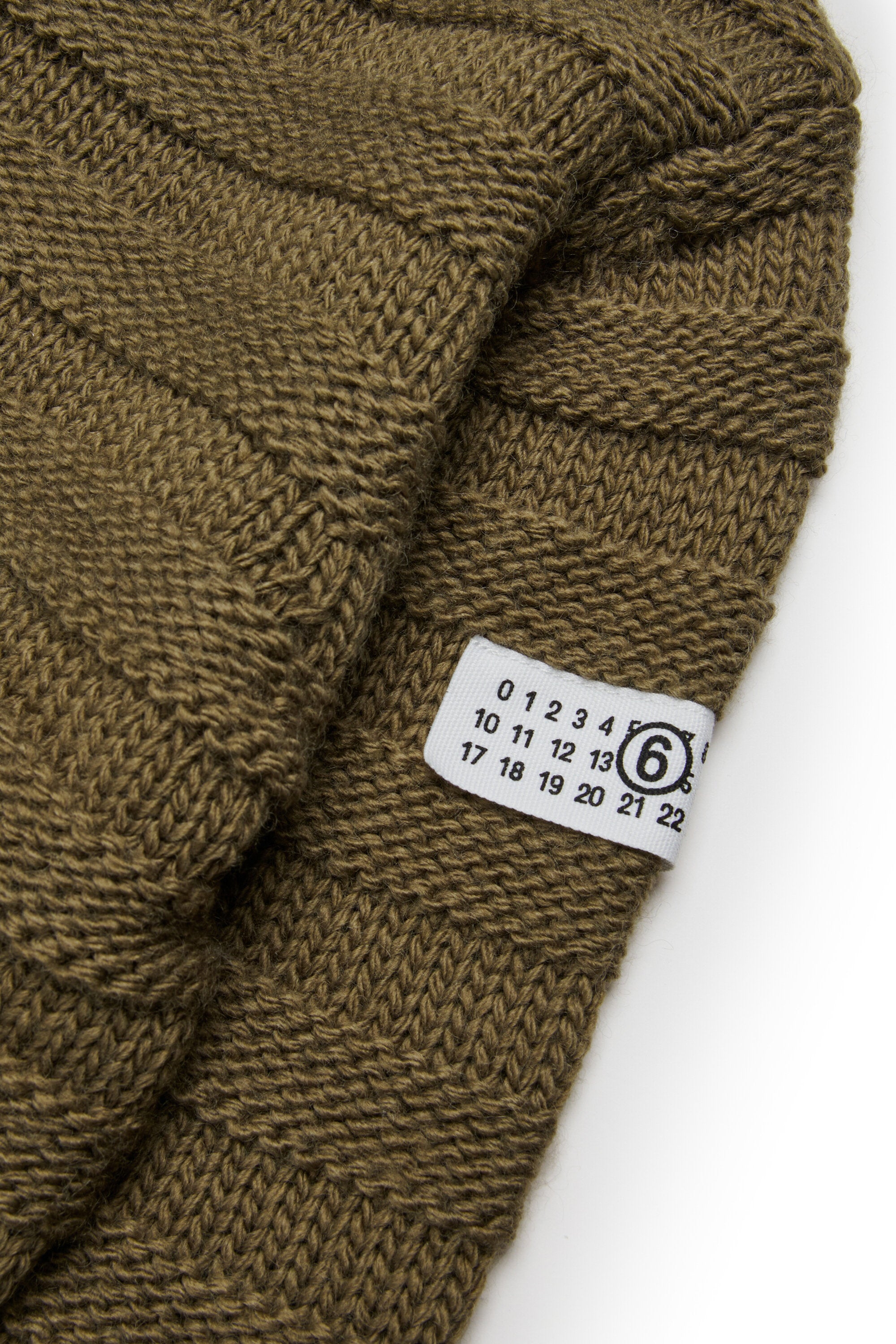 Pullover aus gerippter Wollmischung mit Unterbrechungen