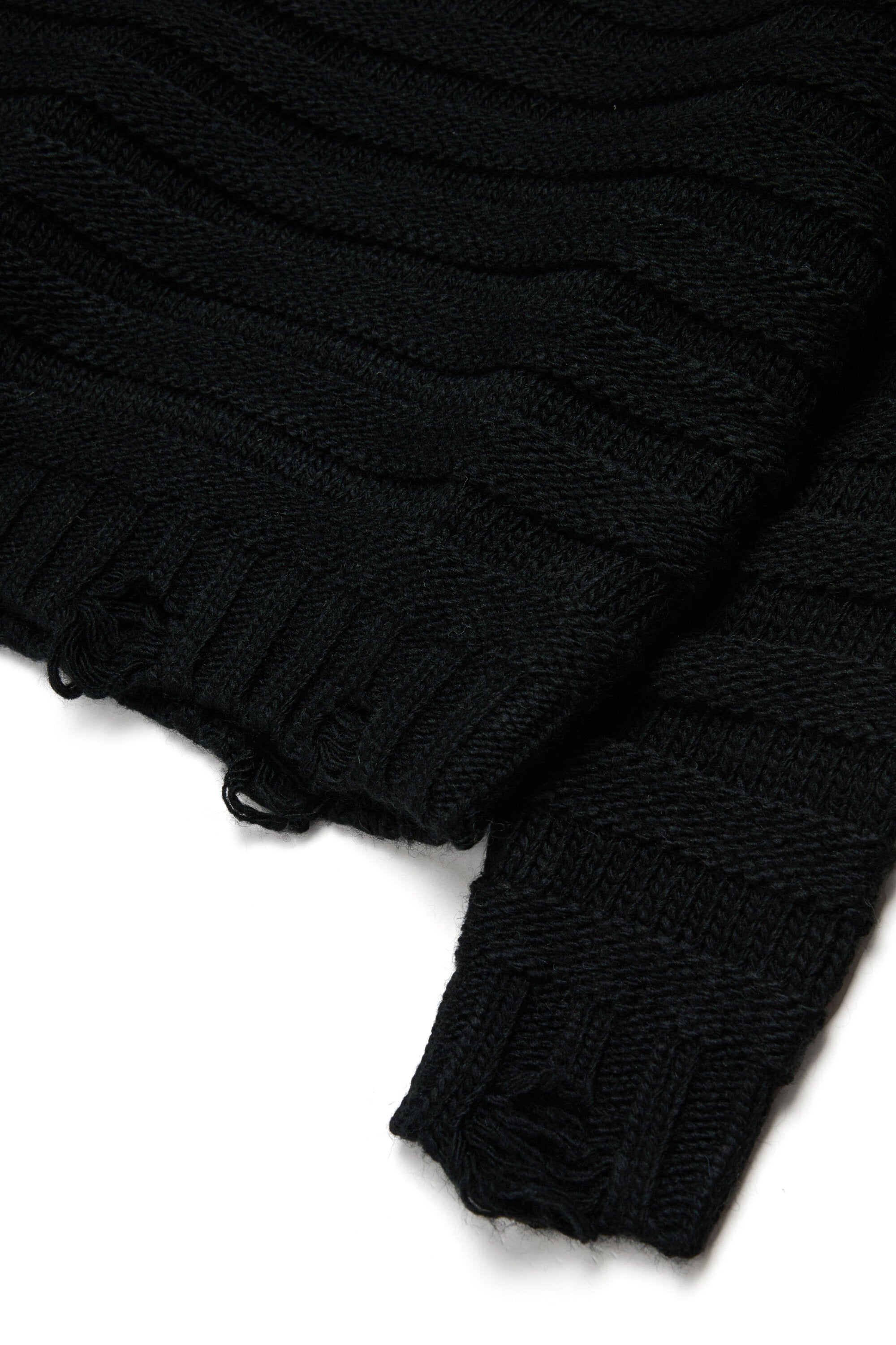 Pullover aus gerippter Wollmischung mit Unterbrechungen