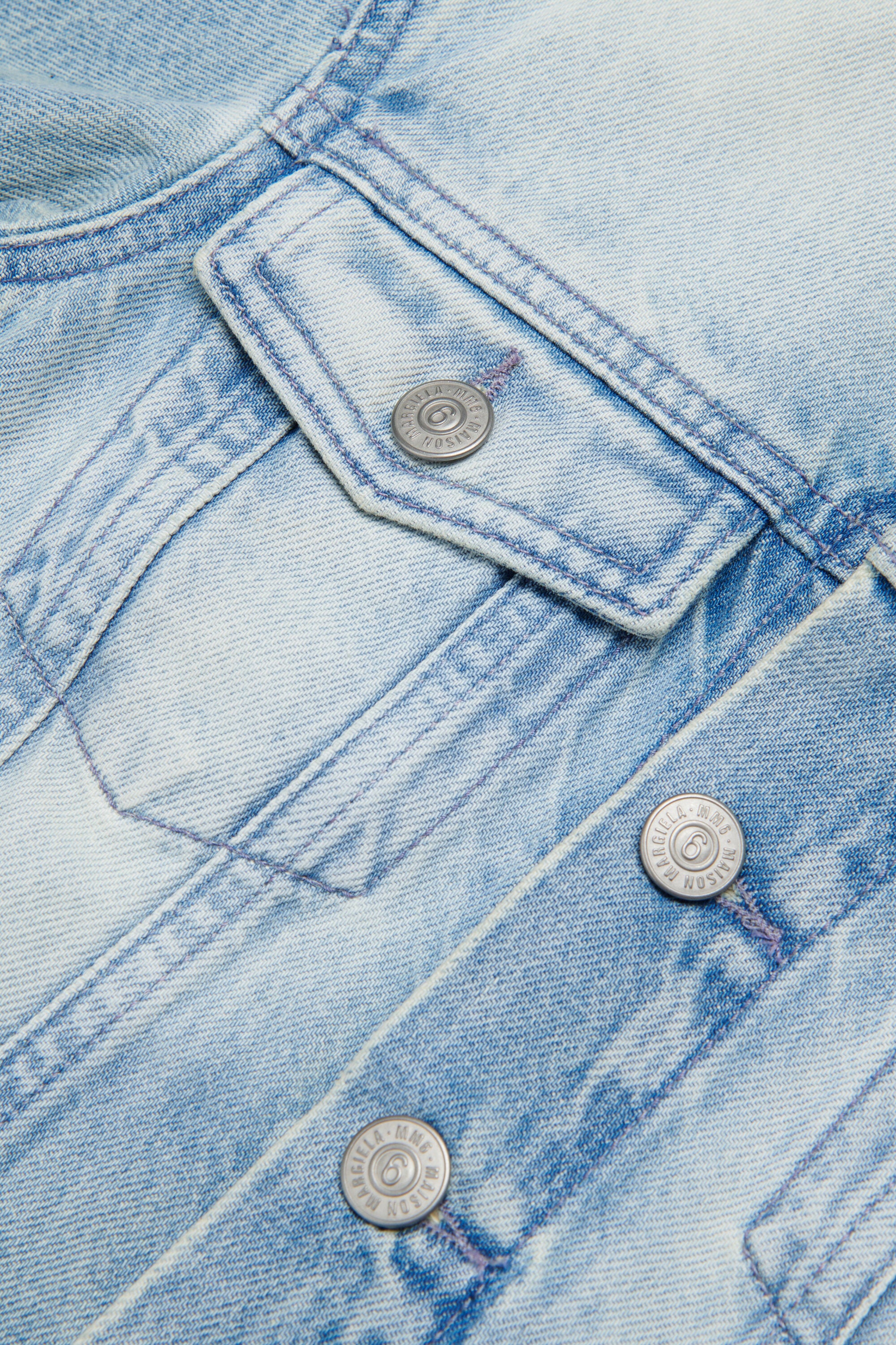 Giacca denim effetto lavaggio chiaro