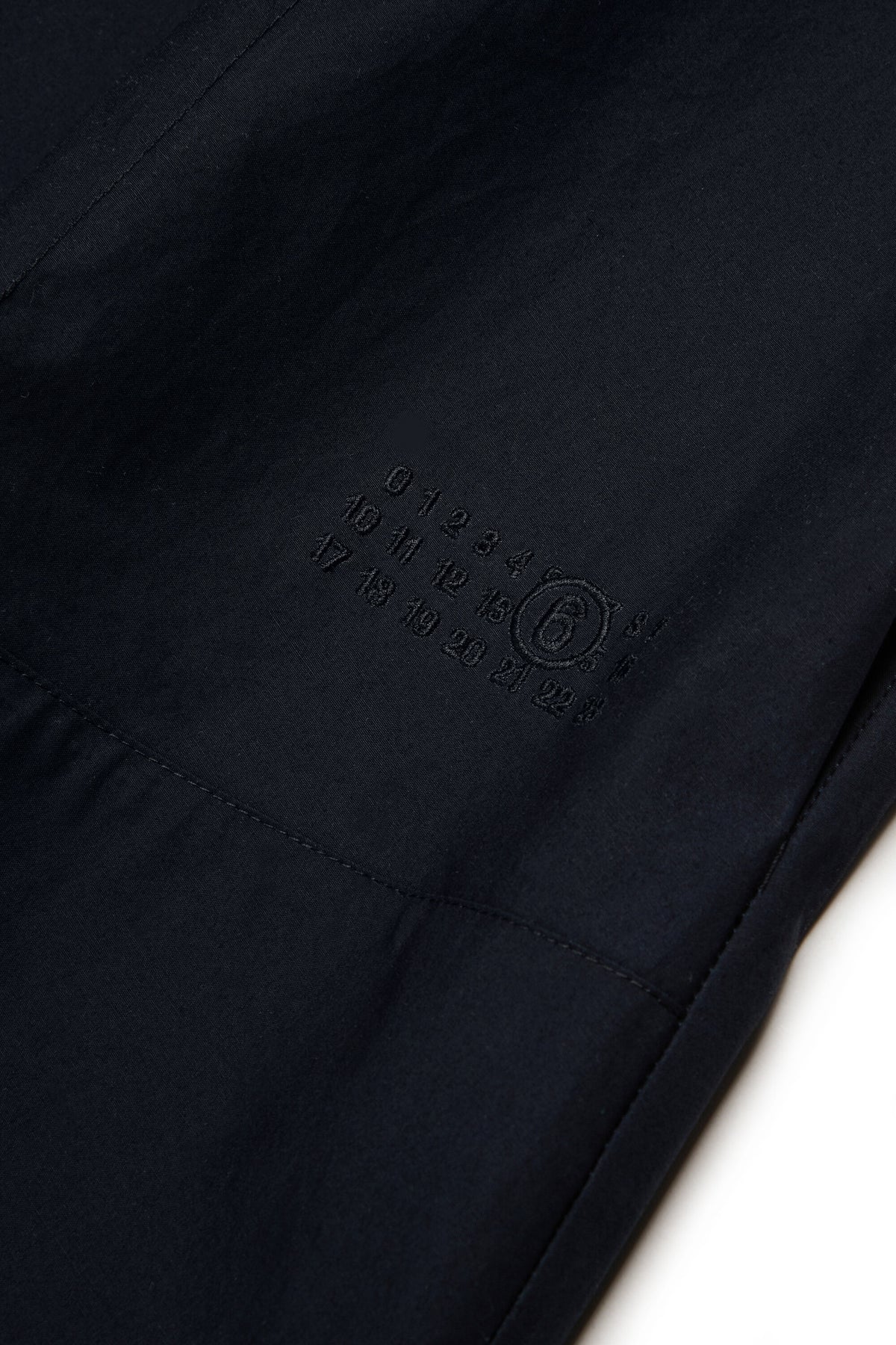 Kurzarmkleid mit Logo