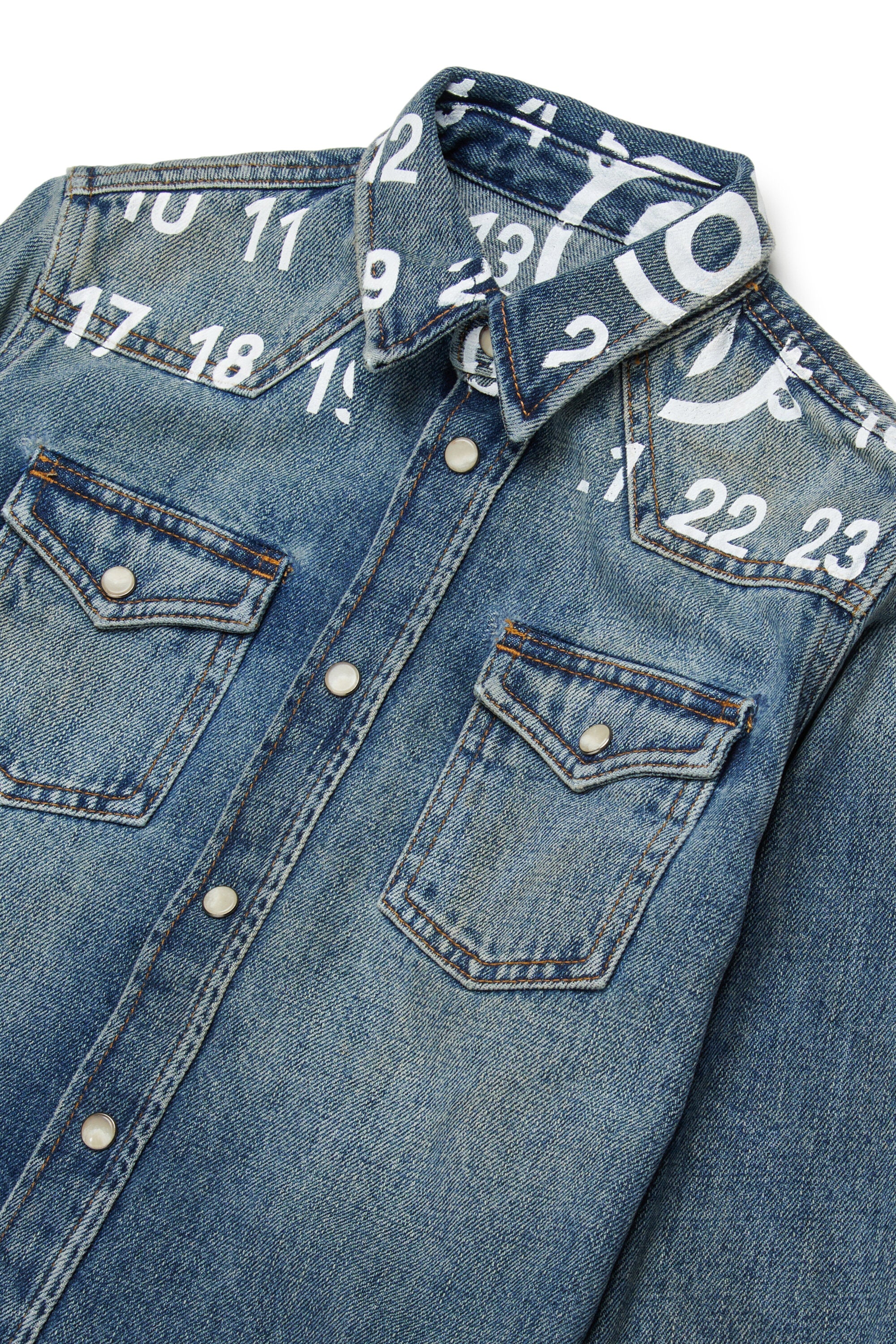 Denimhemd mit aufgedrucktem Logo