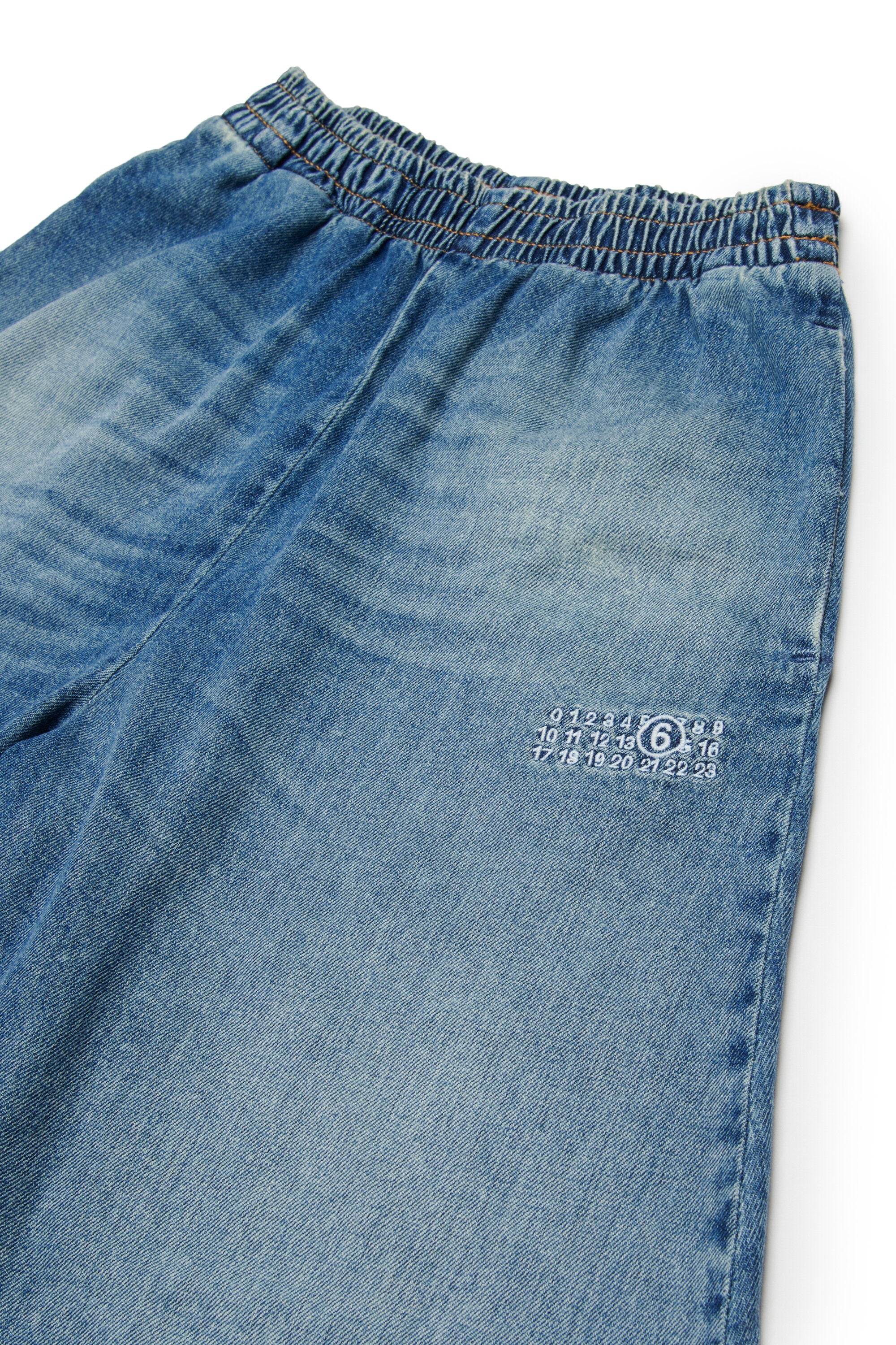 Weite Denim-Shorts mit Logo