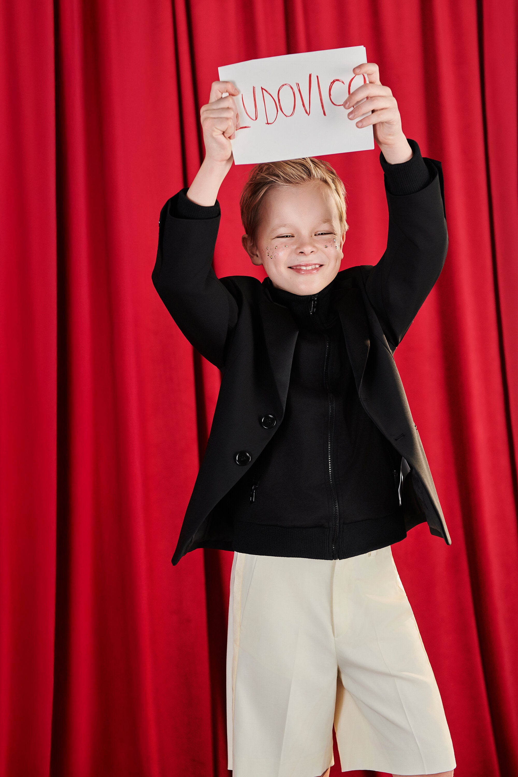 Shorts formales con banda lateral