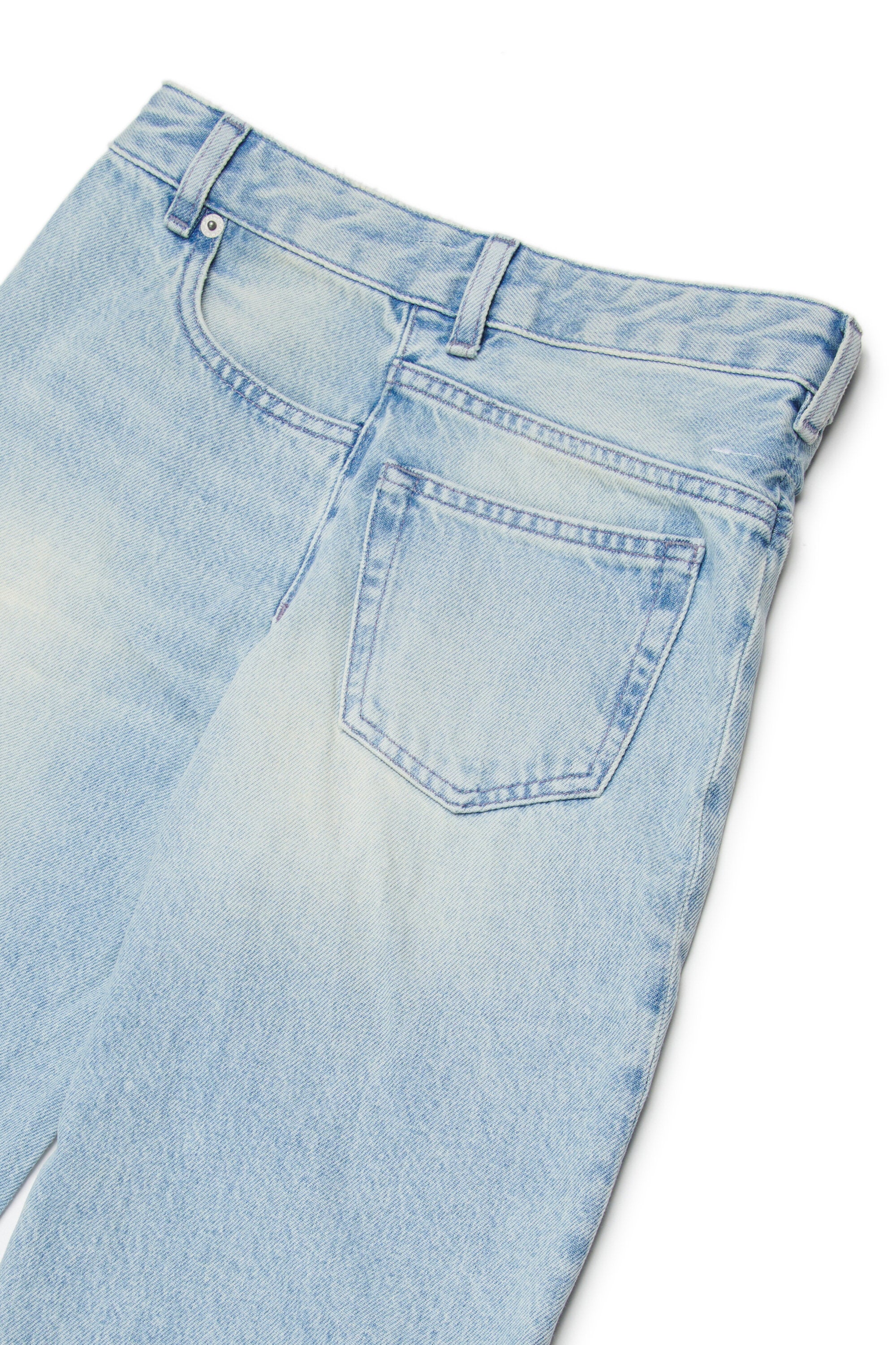 Jeans regular lavaggio blu chiaro