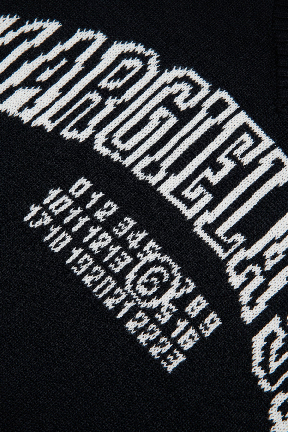 Pullover scollo a V con logo