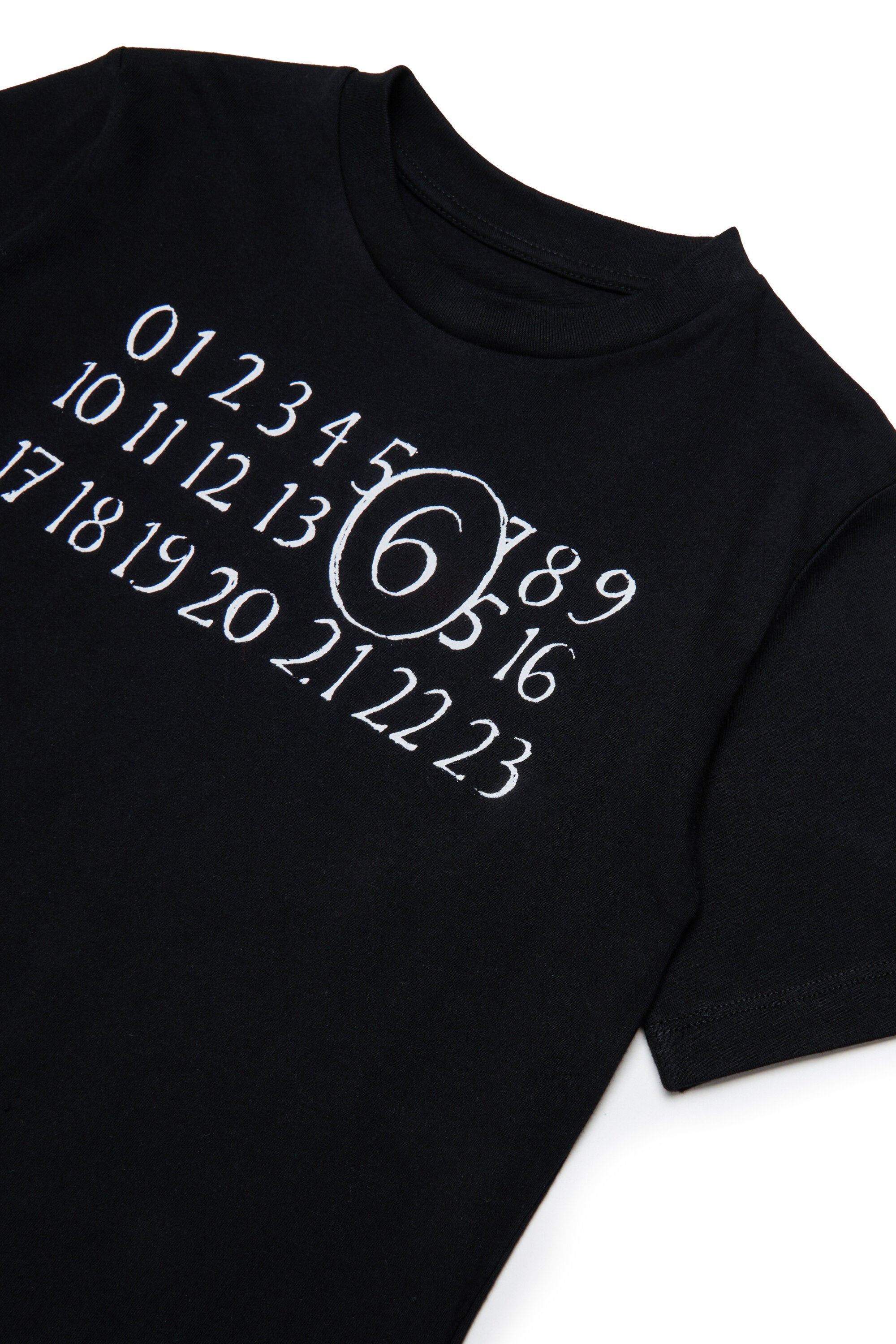 T-shirt avec logo sur la poitrine