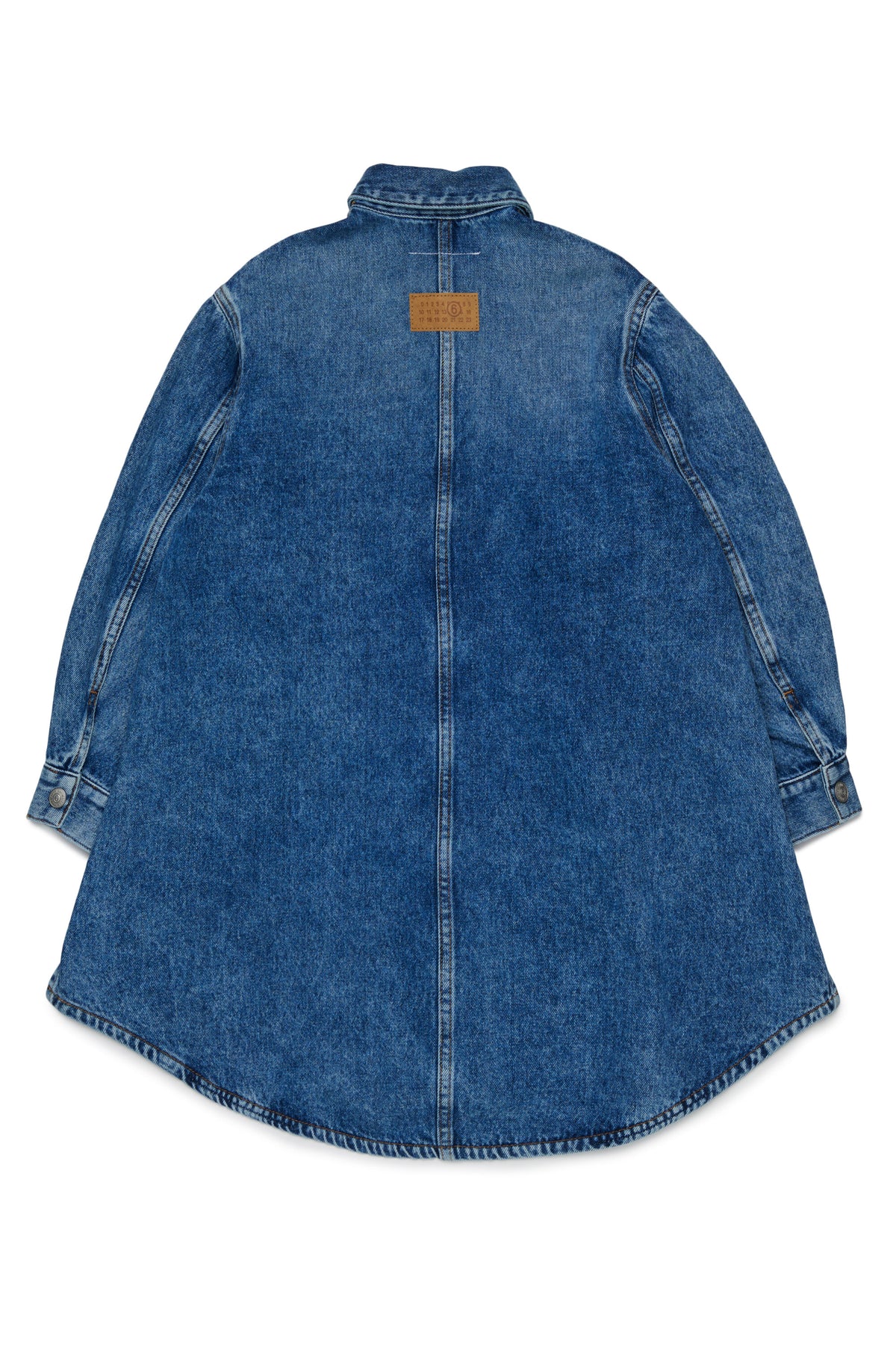 Denimkleid mit kontrastierenden Taschen