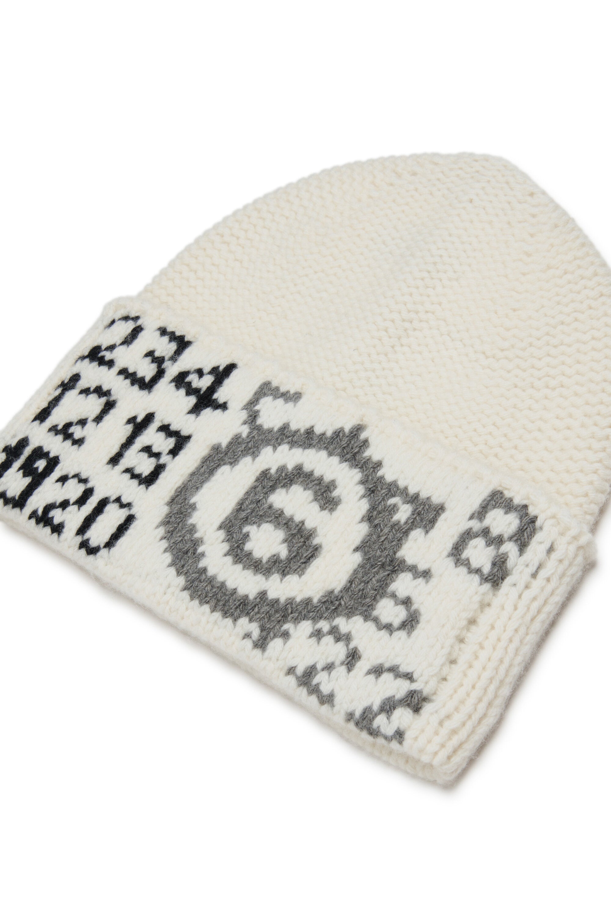 Mütze mit Zahlenlogo