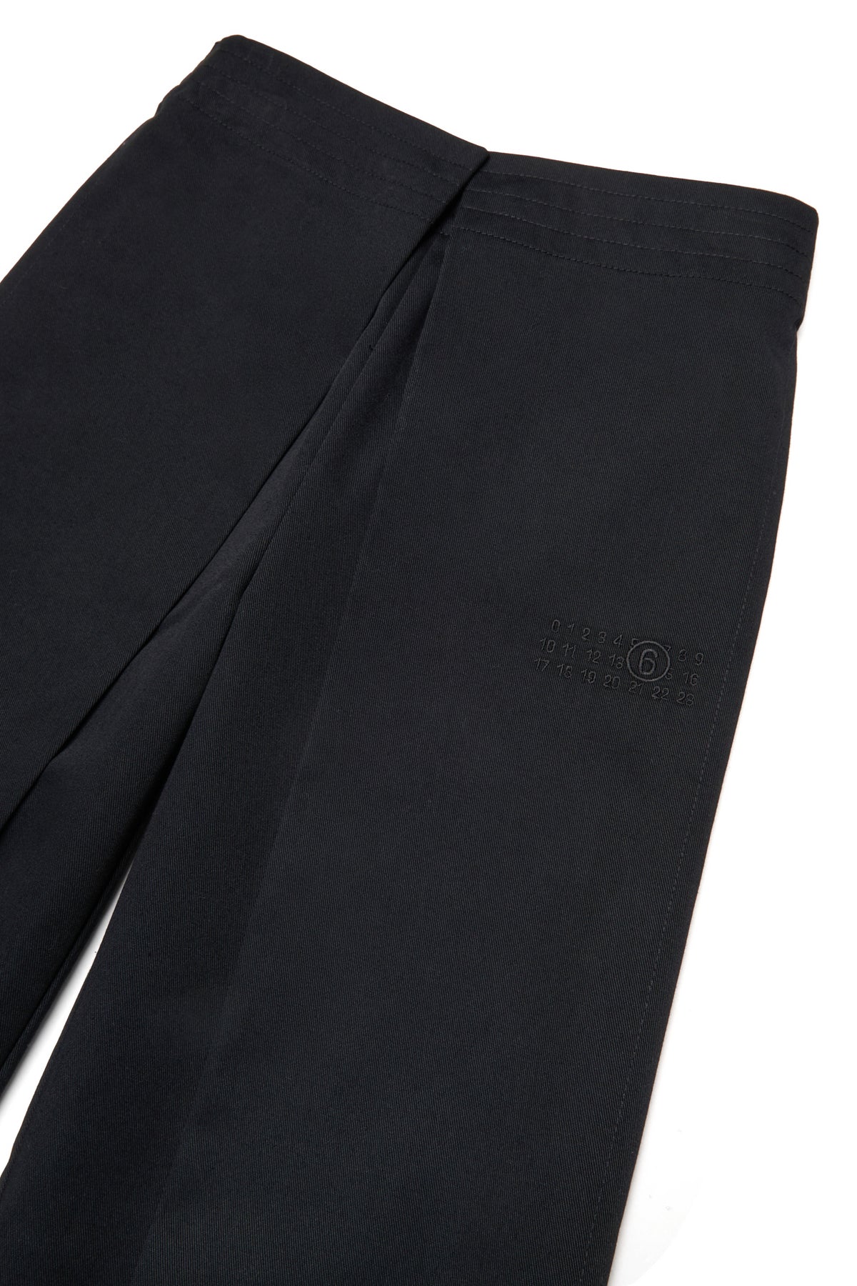 Pantaloni con logo numerico