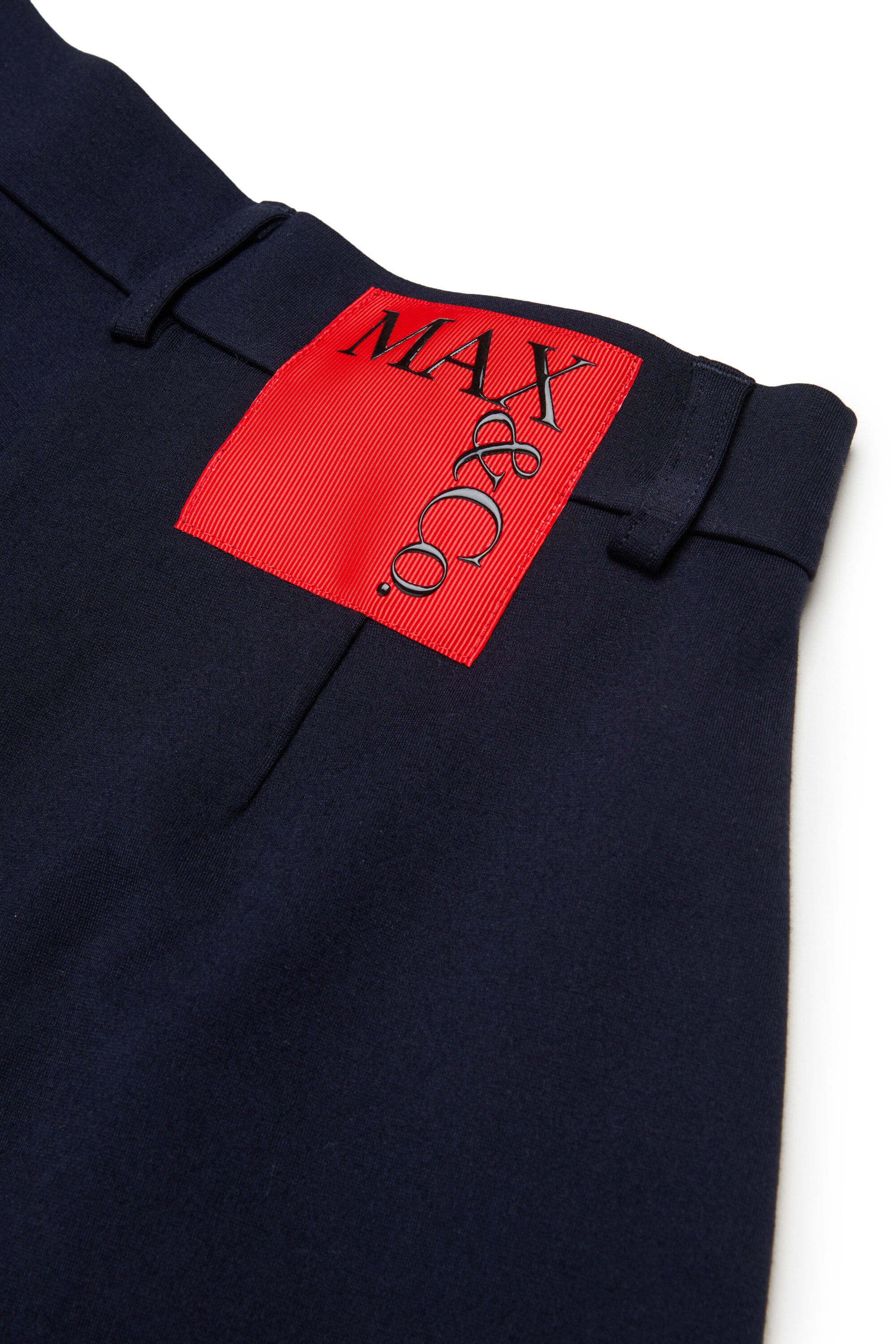 Formelle Shorts mit Logo auf der Rückseite