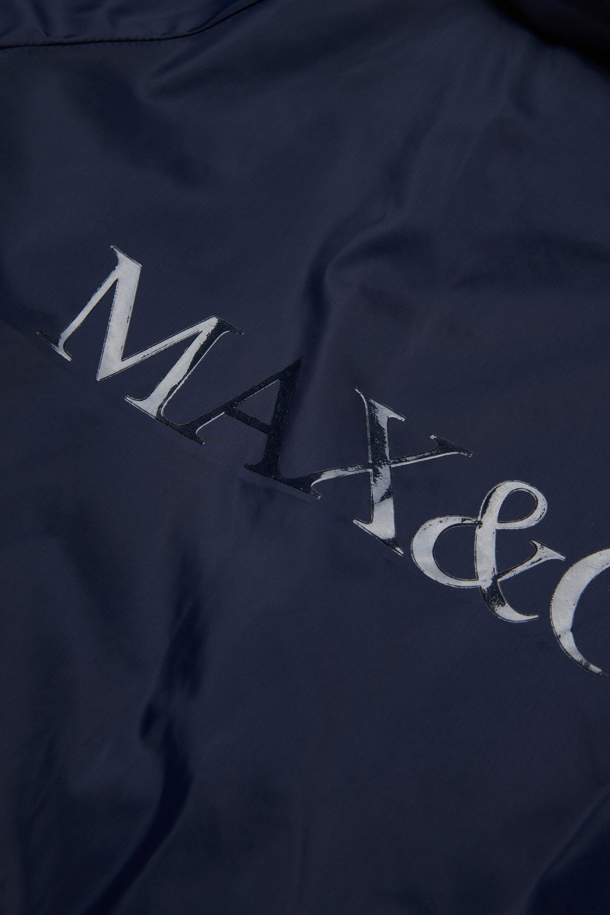 Giacca a vento con logo stampato