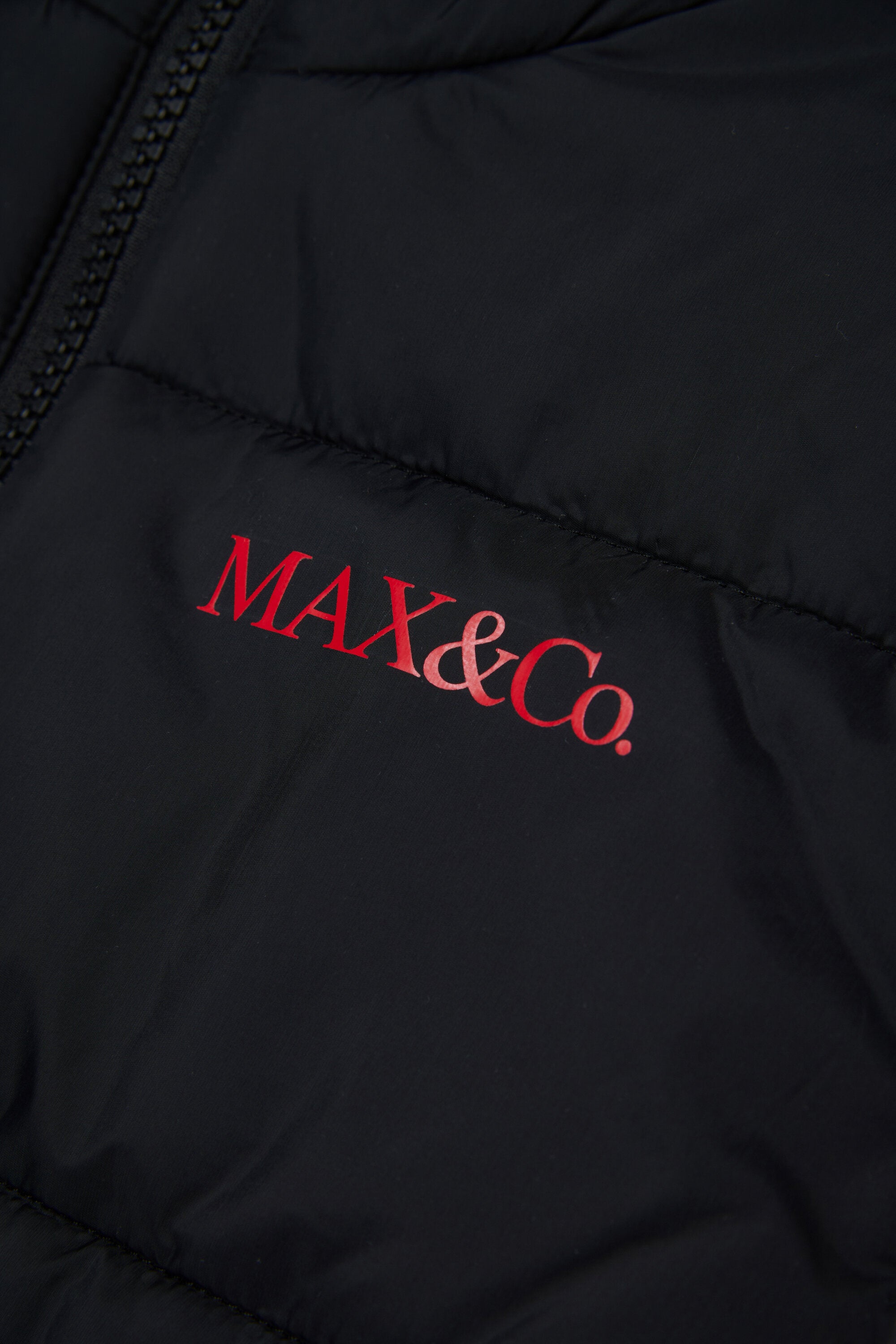 Chaleco acolchado con logo