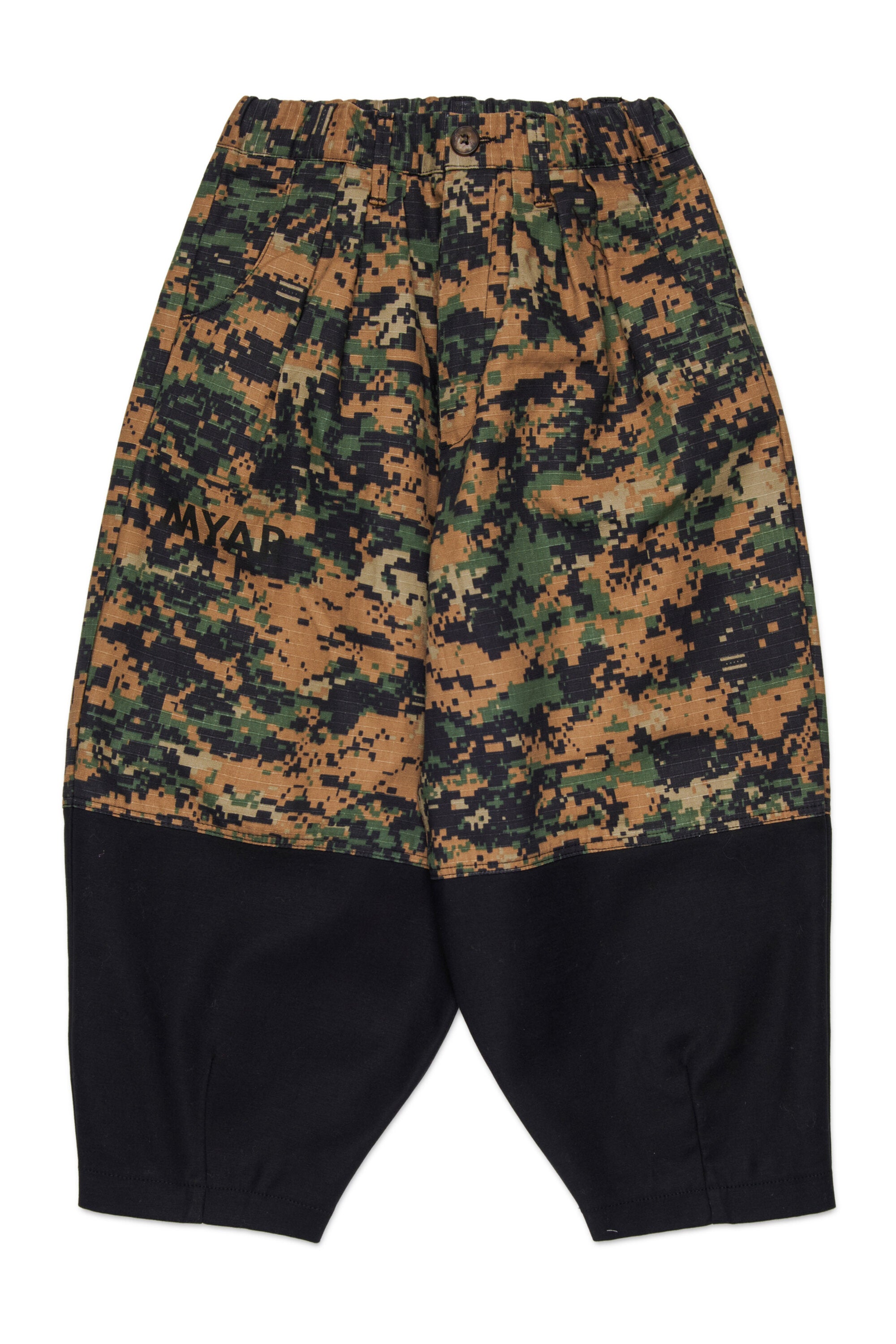 Pantaloni chino oversize con fantasia camouflage
