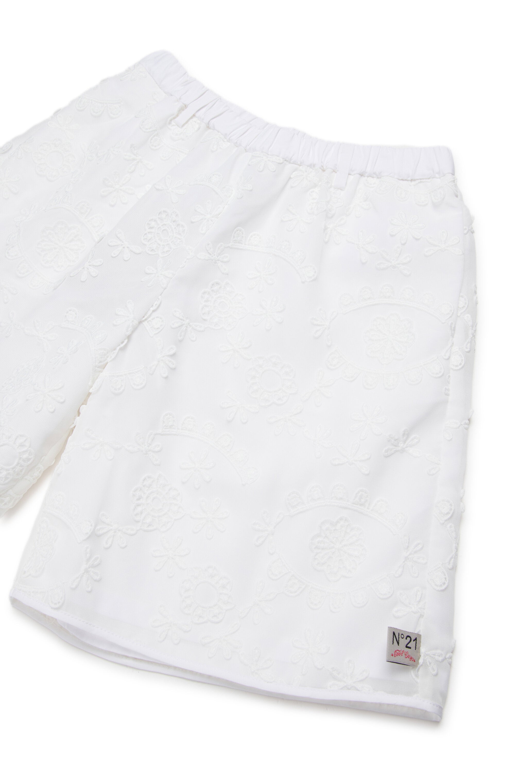 Shorts bordados con logo