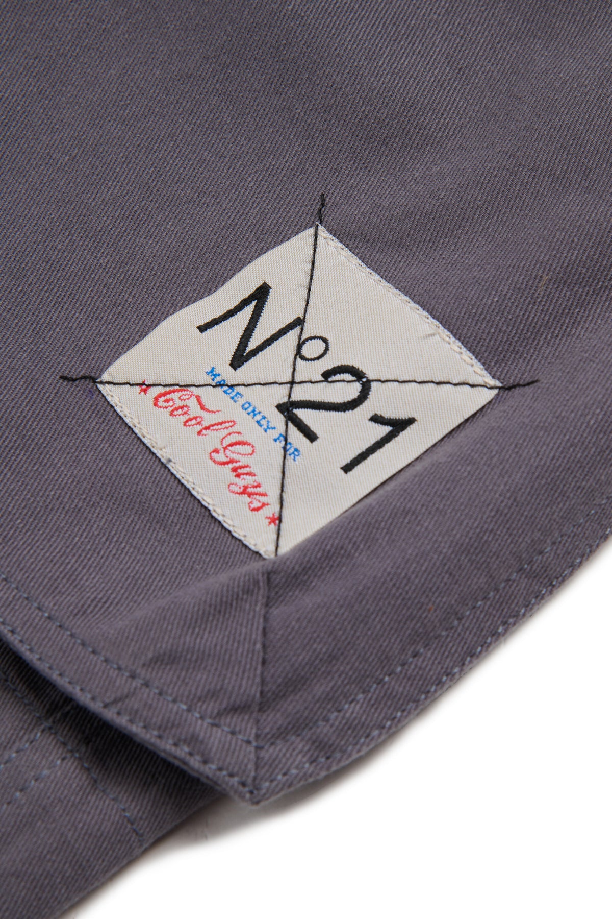 Shorts cargo con logo