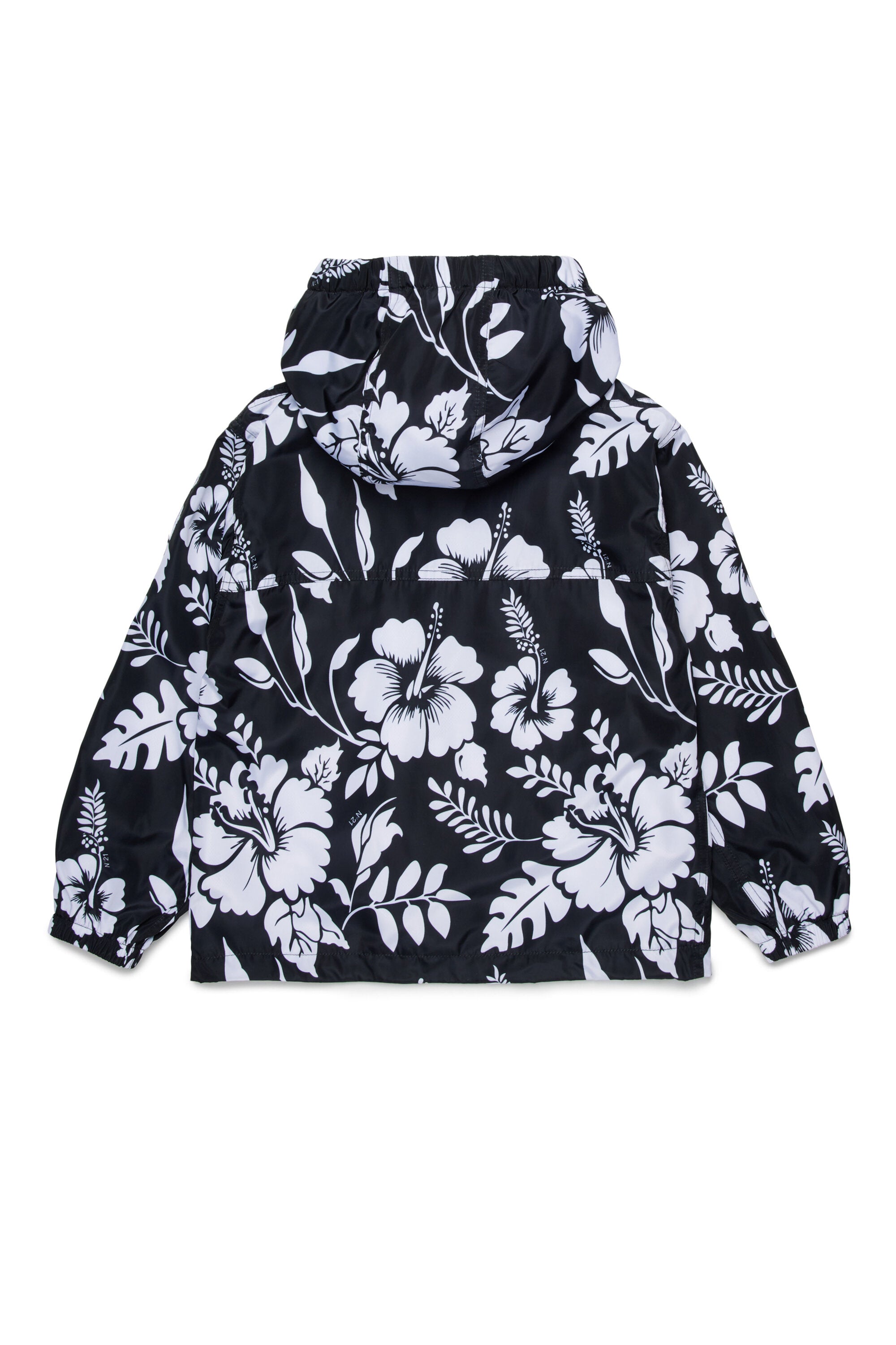 Cazadora cortavientos con logo