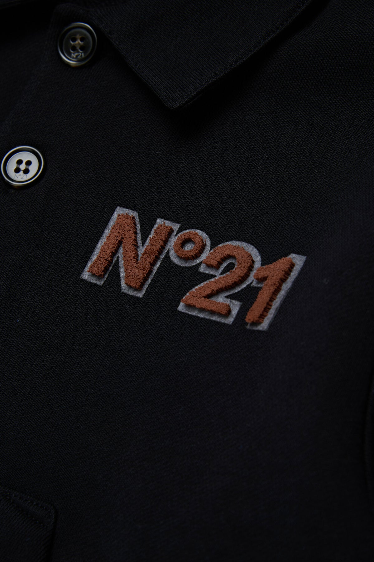 Sweatshirt with collar and logo