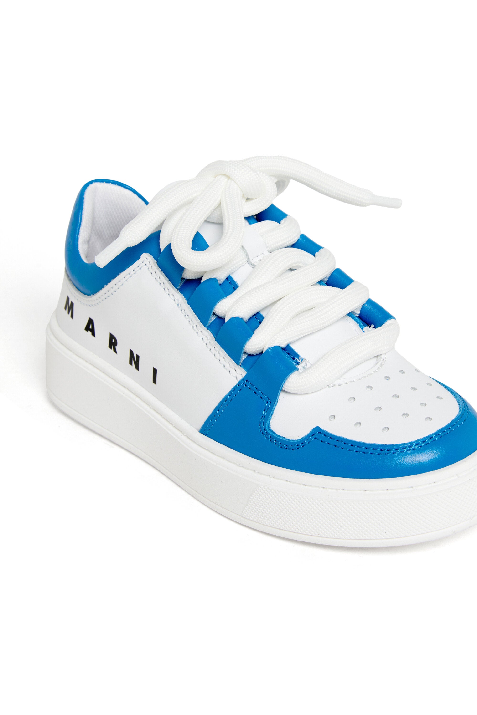 Niedrige Turnschuhe aus Leder in Colorblock-Optik