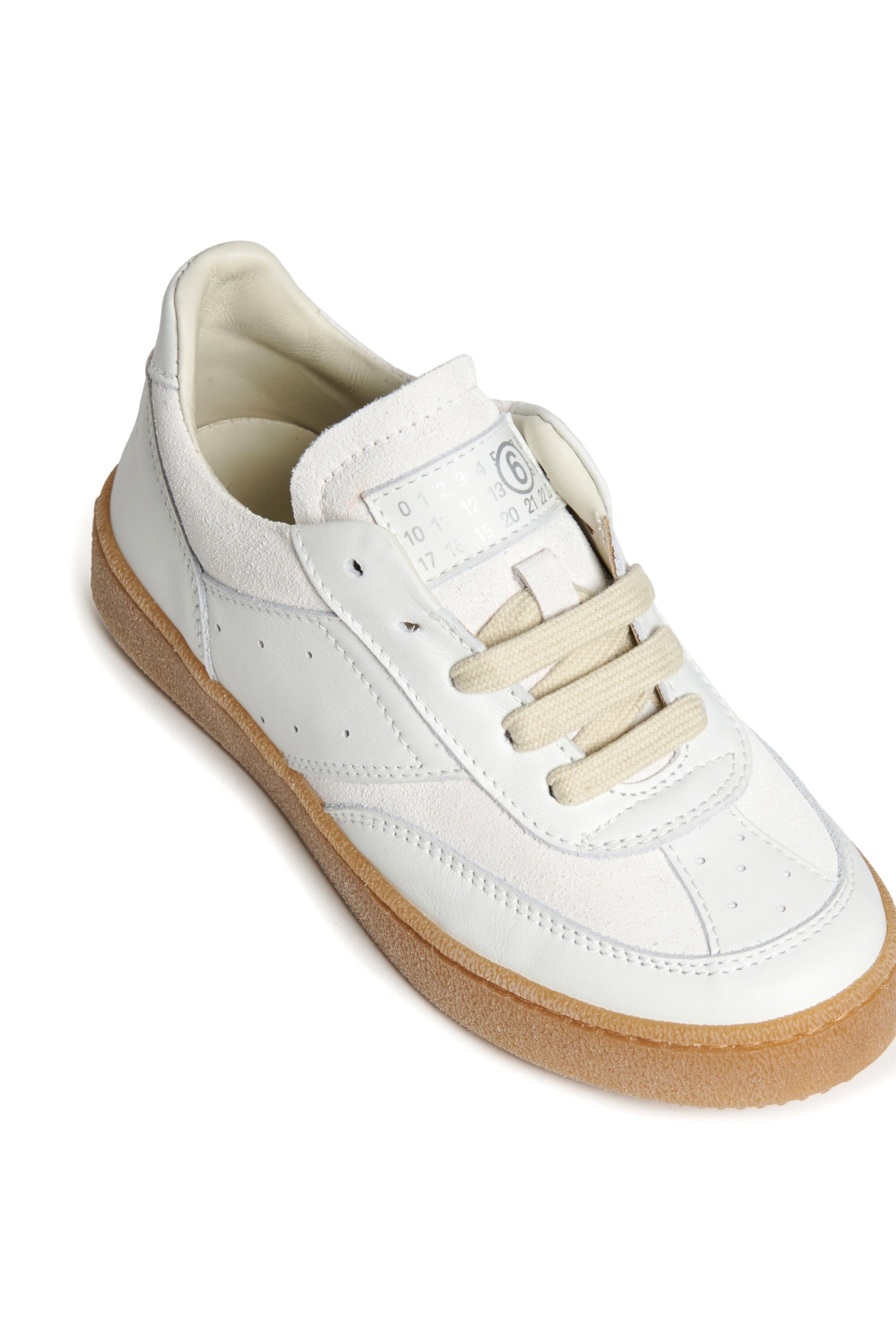 Sneakers court in pelle