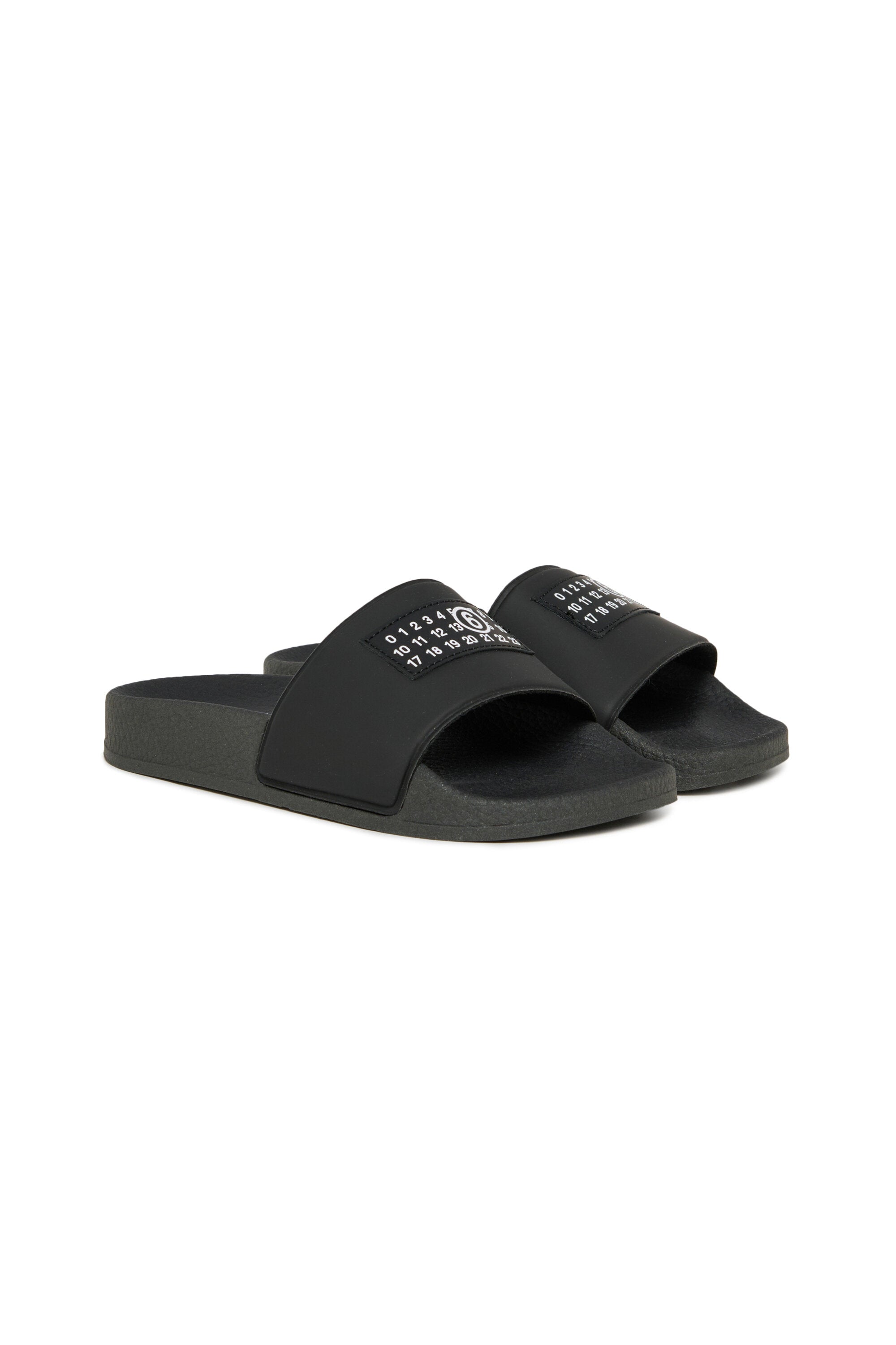 Pantoffeln mit Numeric logo