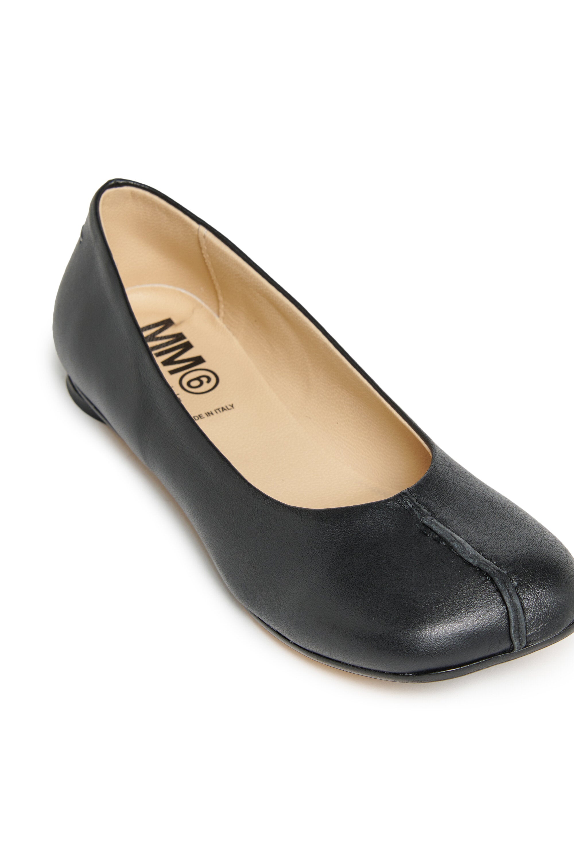 Ballerinas aus Leder mit Ziernähten an der Spitze