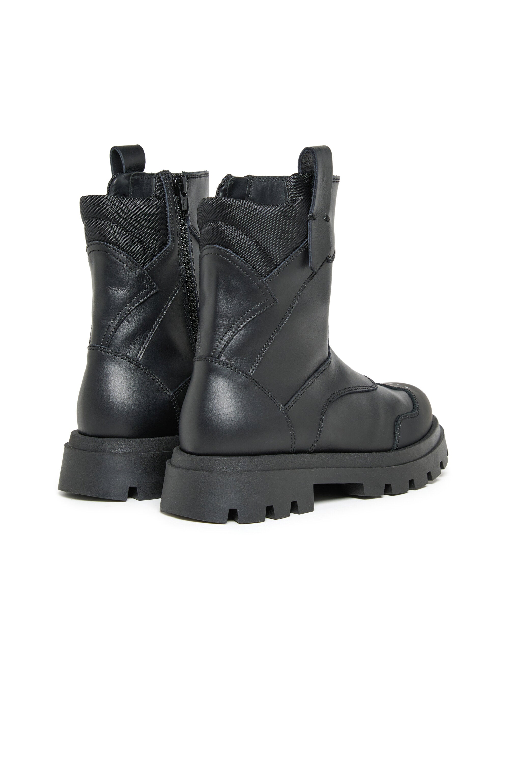 Niedrige Lederstiefel mit Logo